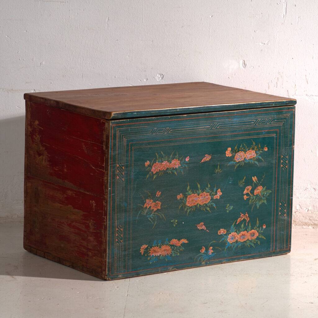 Antique Chinese chest in green lacquered elm – China, circa 1900