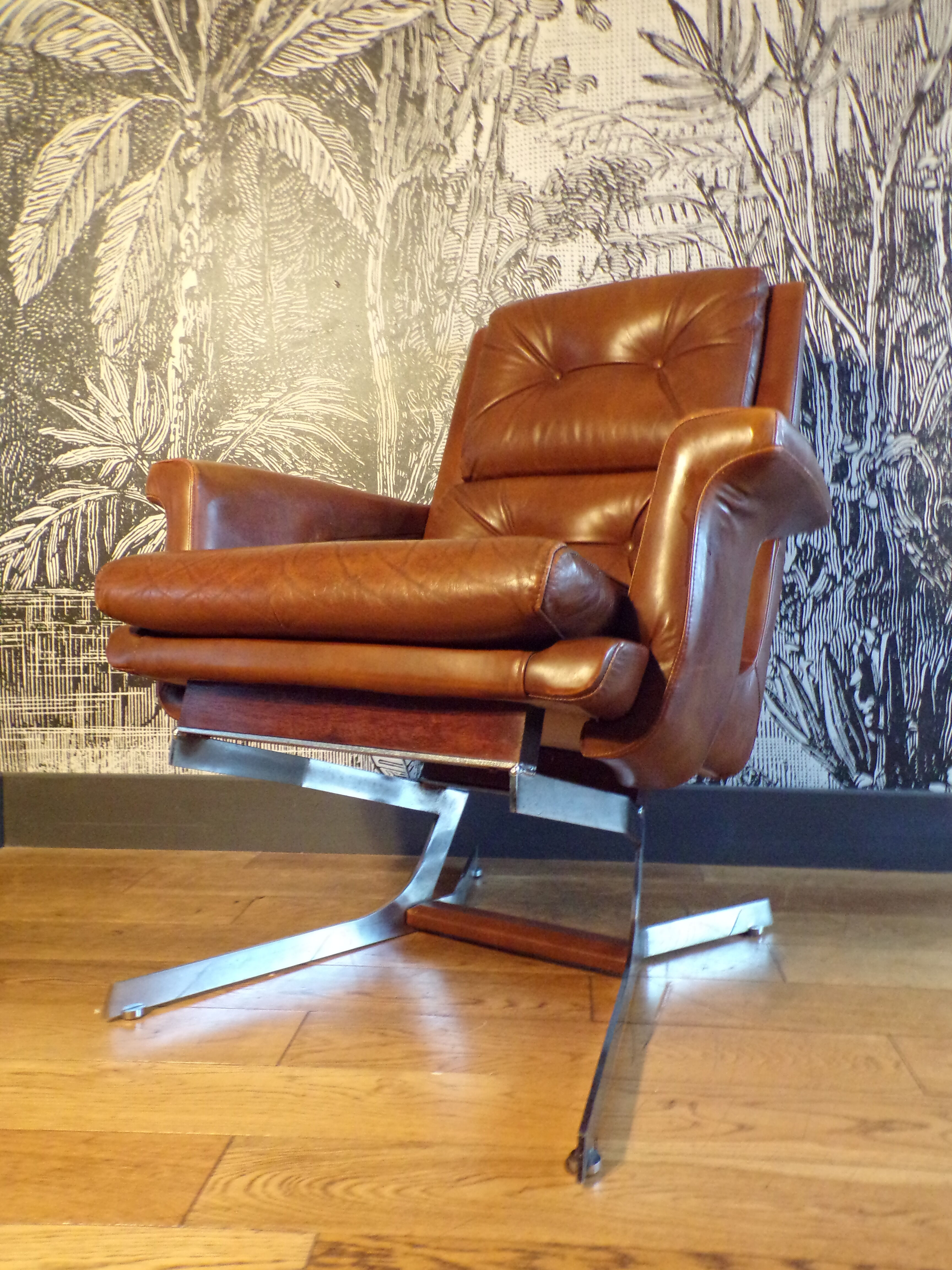 Chair to Raphael Raffel for Apelbaum