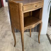 Table de chevet un tiroir une niche style Louis XV
