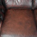 Red 2.5-seater Chesterfield sofa on wheels in English style