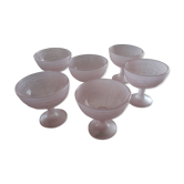 Coupes en verre rose
