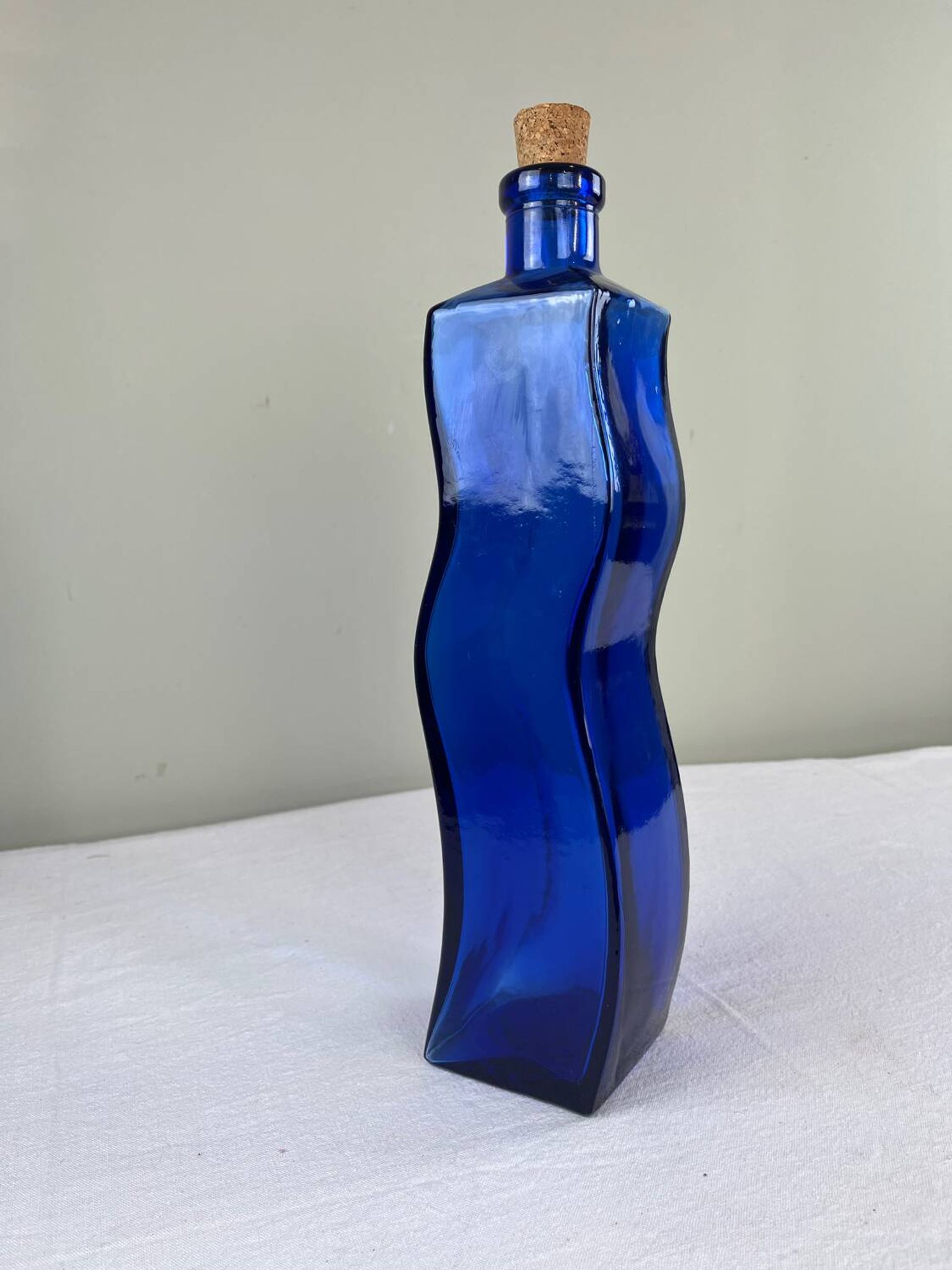Grande bouteille bleu cobalt