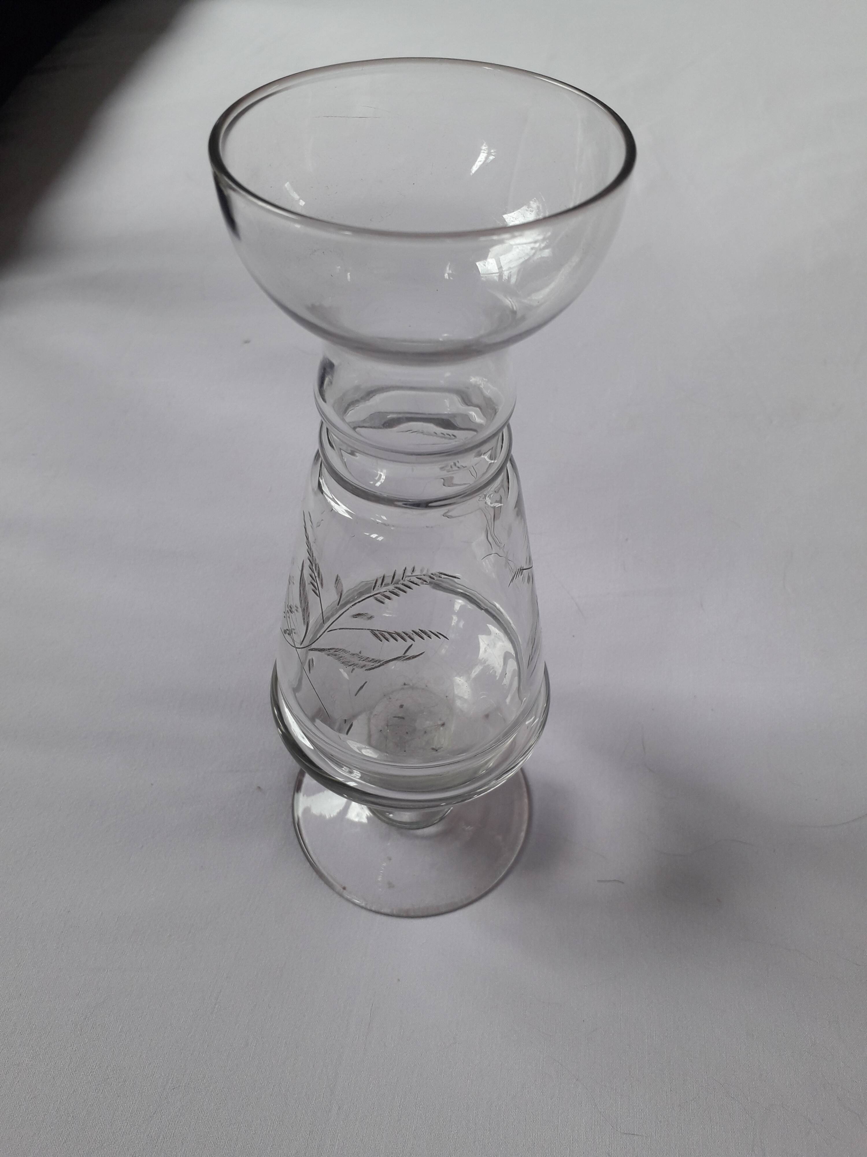 Vase vintage en verre ciselé