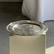 Round vintage silver-plated tray D30 H2