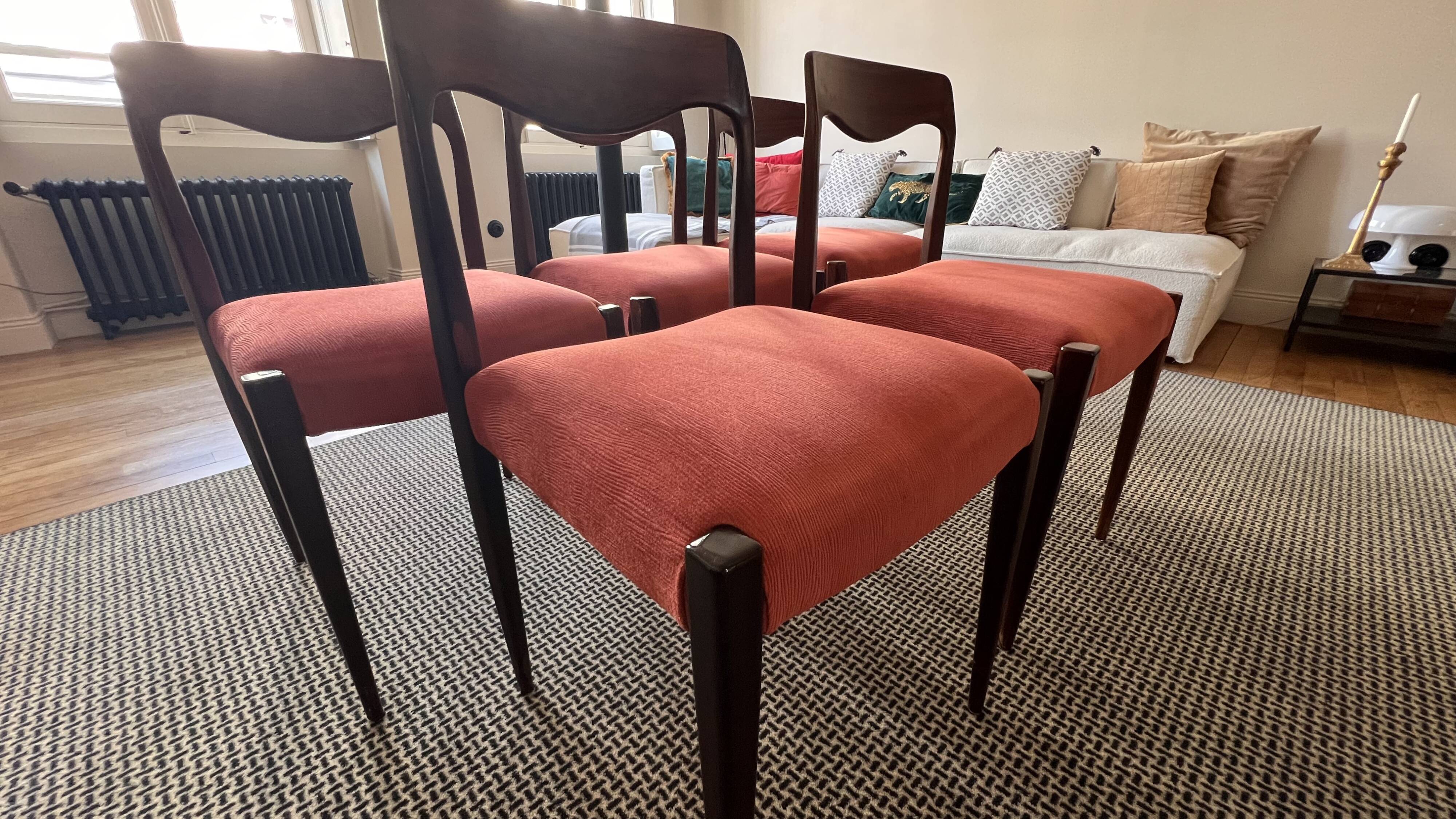 5 Vintage Chairs EDITIONS SELF
