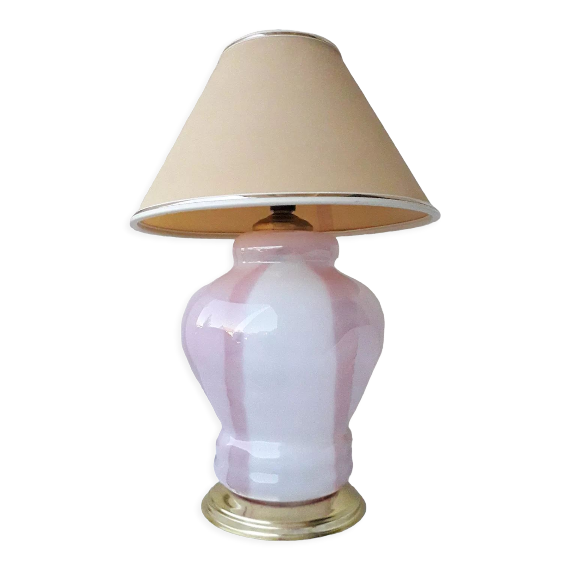 Lampe rose en verre