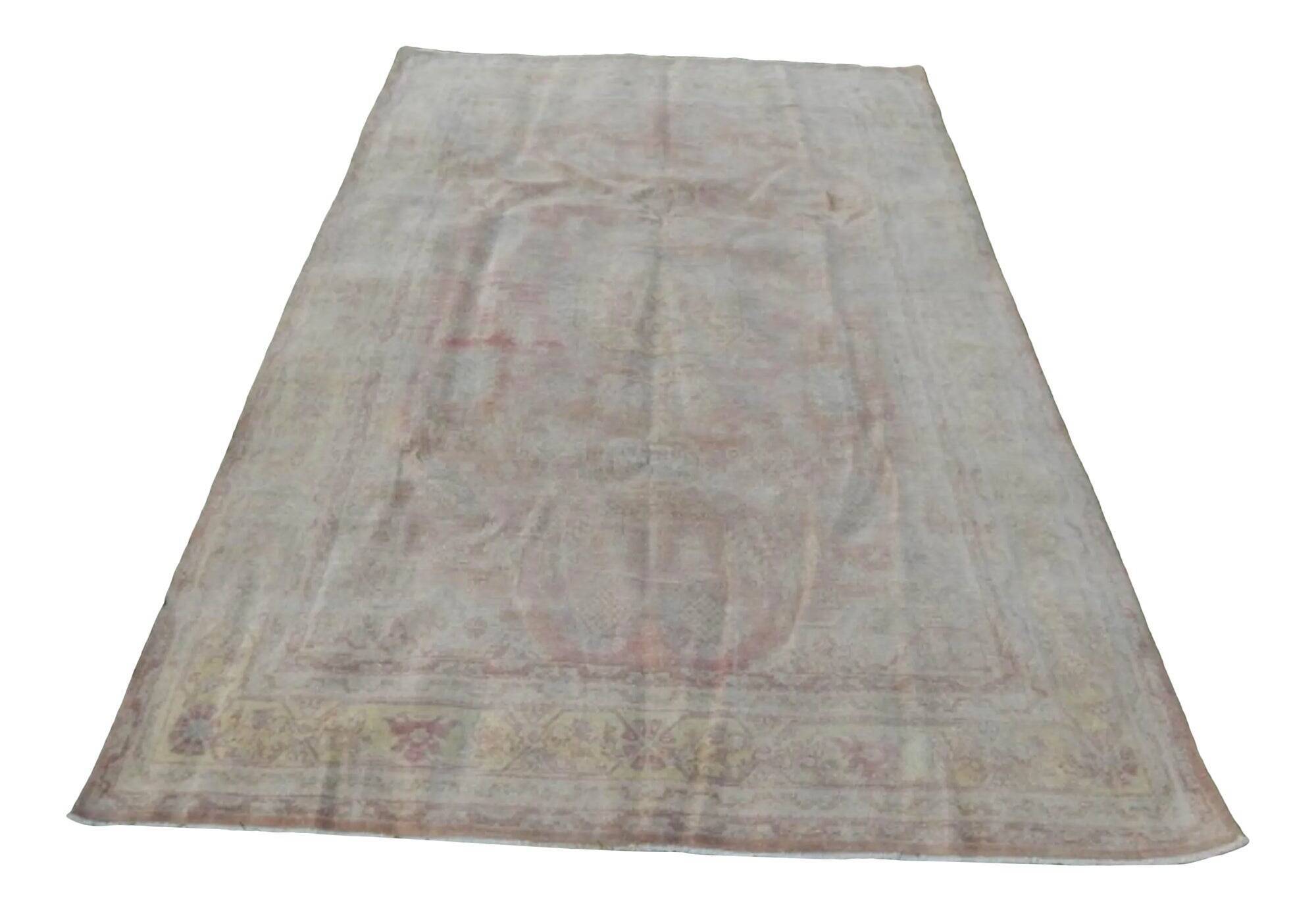 Vintage handmade Turkish rug 205x305 cm