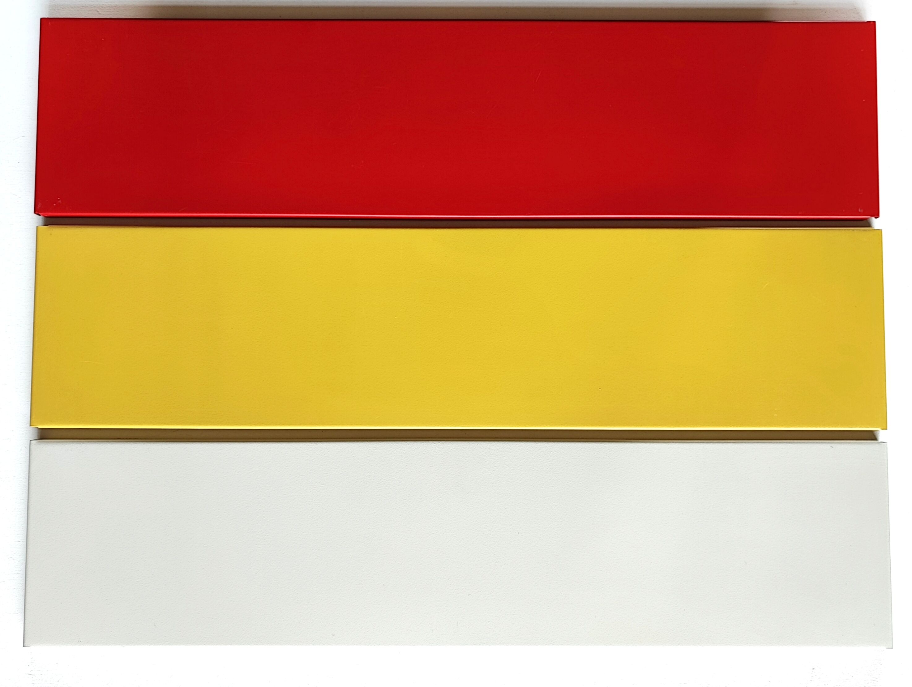 Shelf Tomado string
