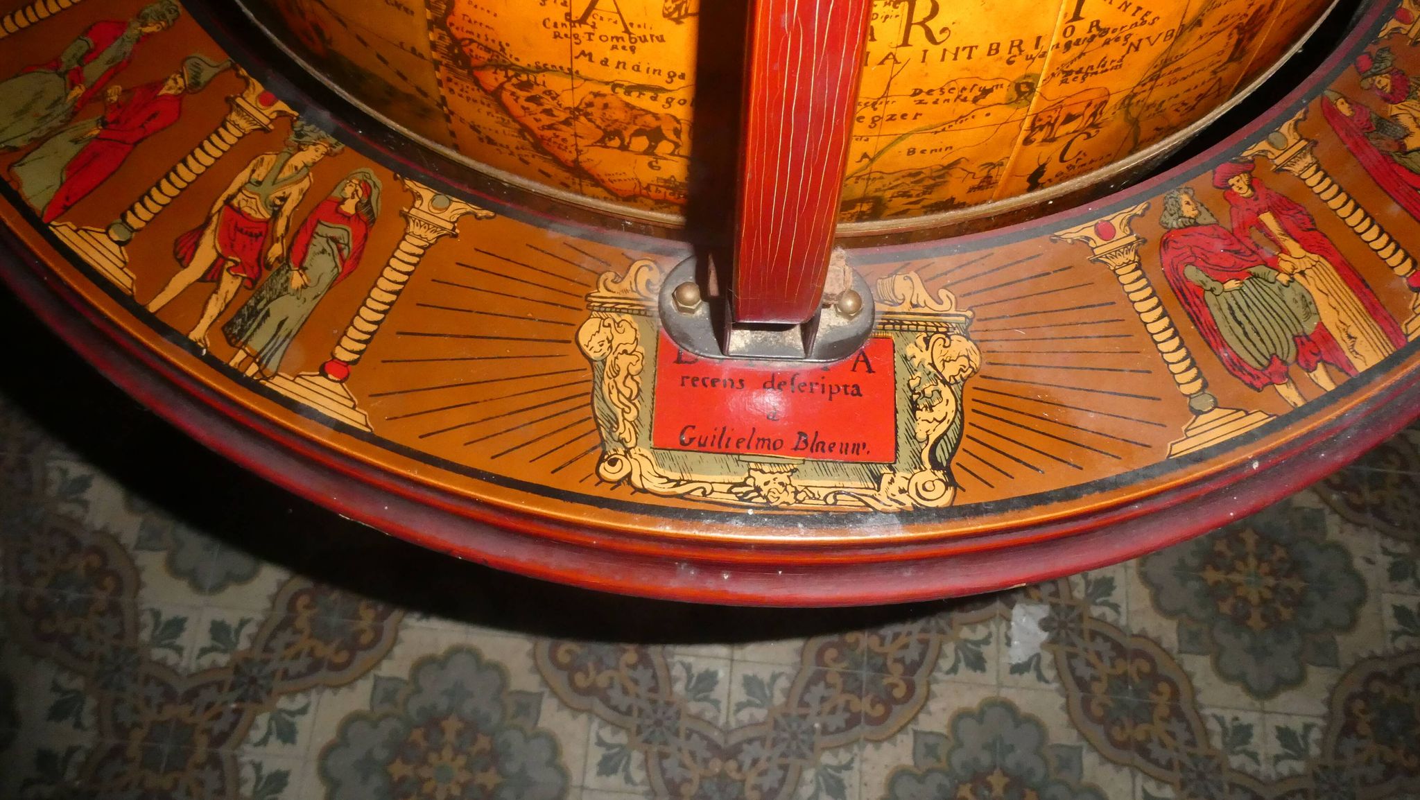 Globe bar vintage