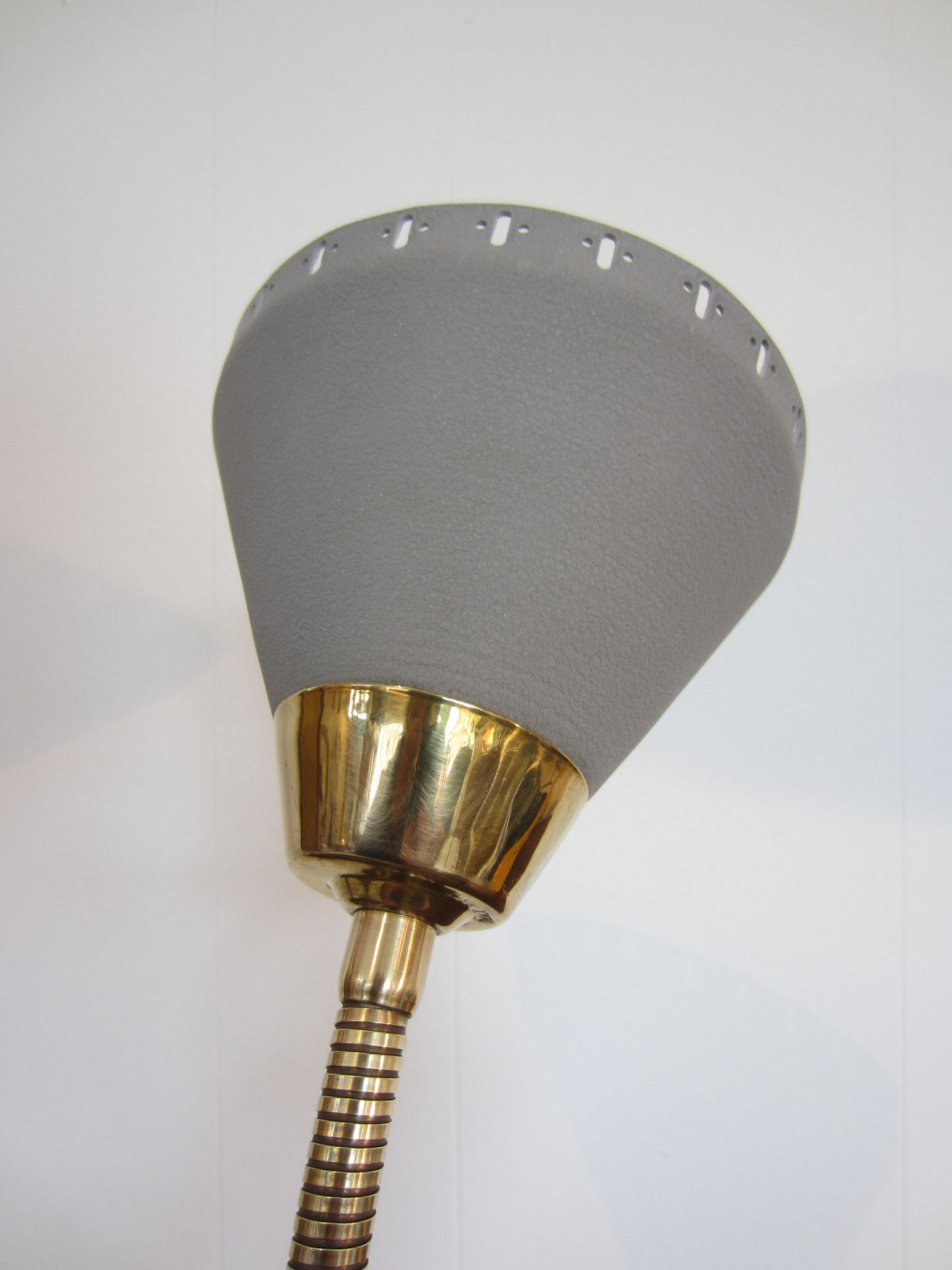 Lampe articuléecscandinave EWÅ à poser ou en applique