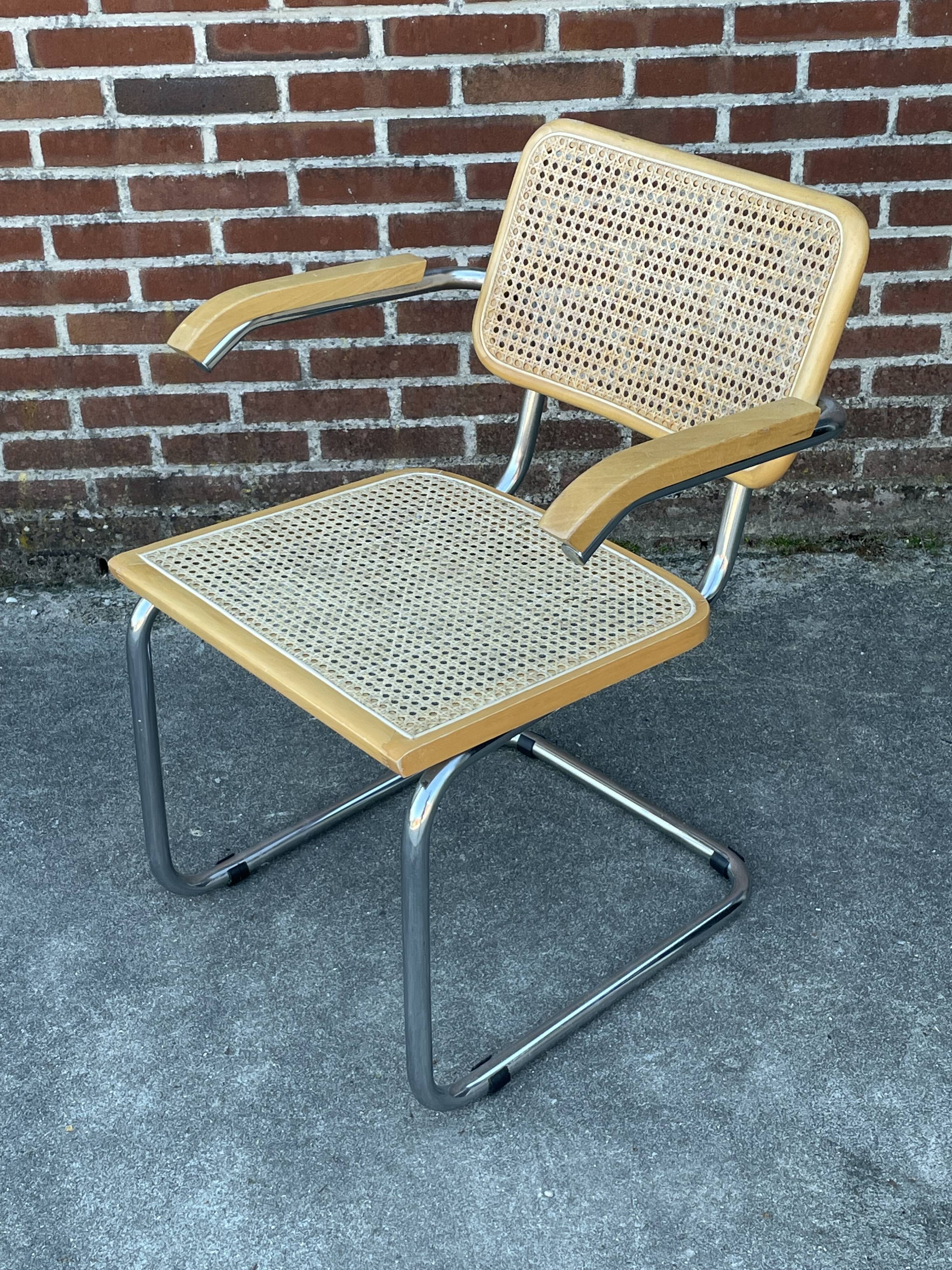Cesca chair B64 with armrests by Marcel Breuer Design
