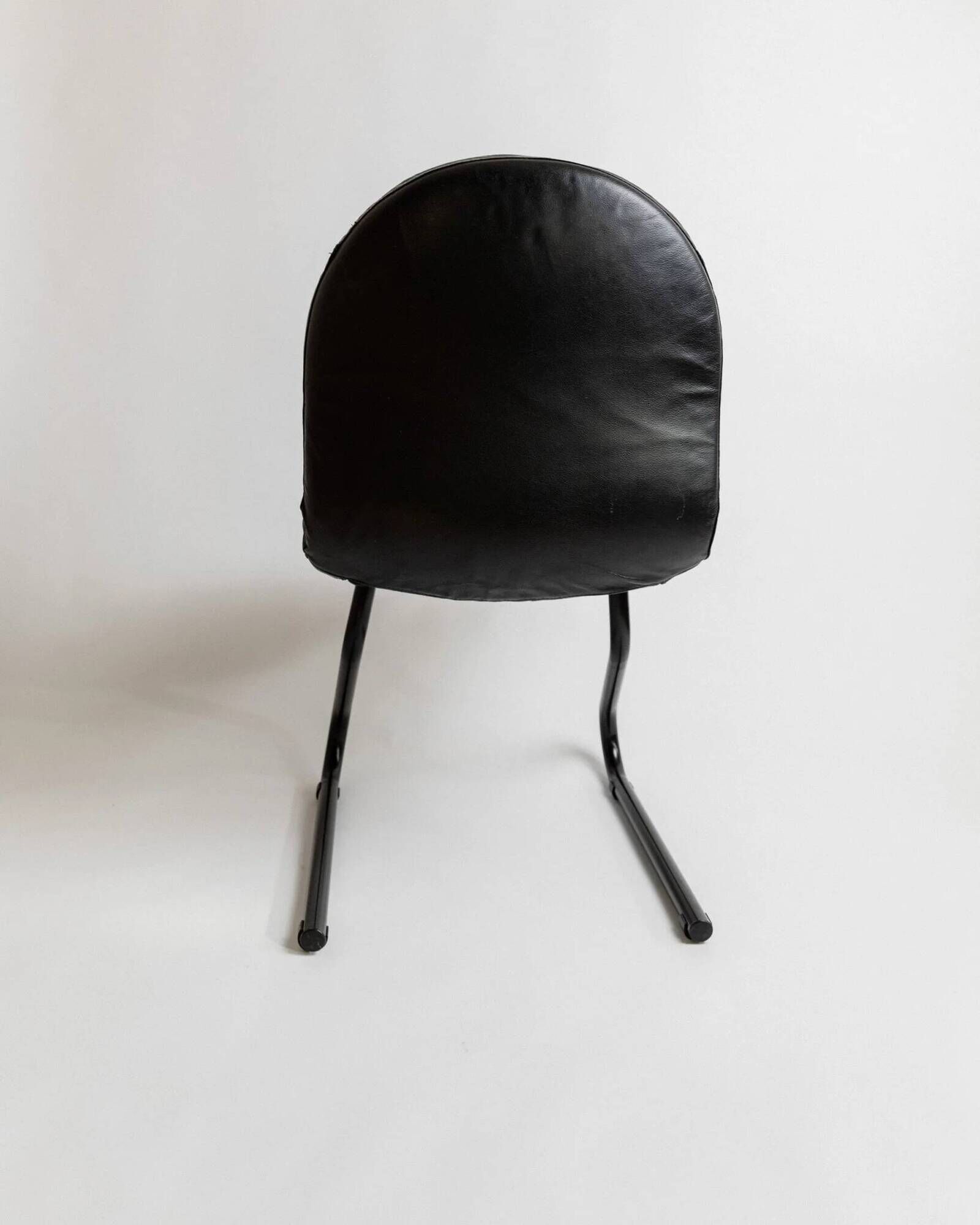 Vintage black leather cantilever chair with metal frame – 1980s Italian design