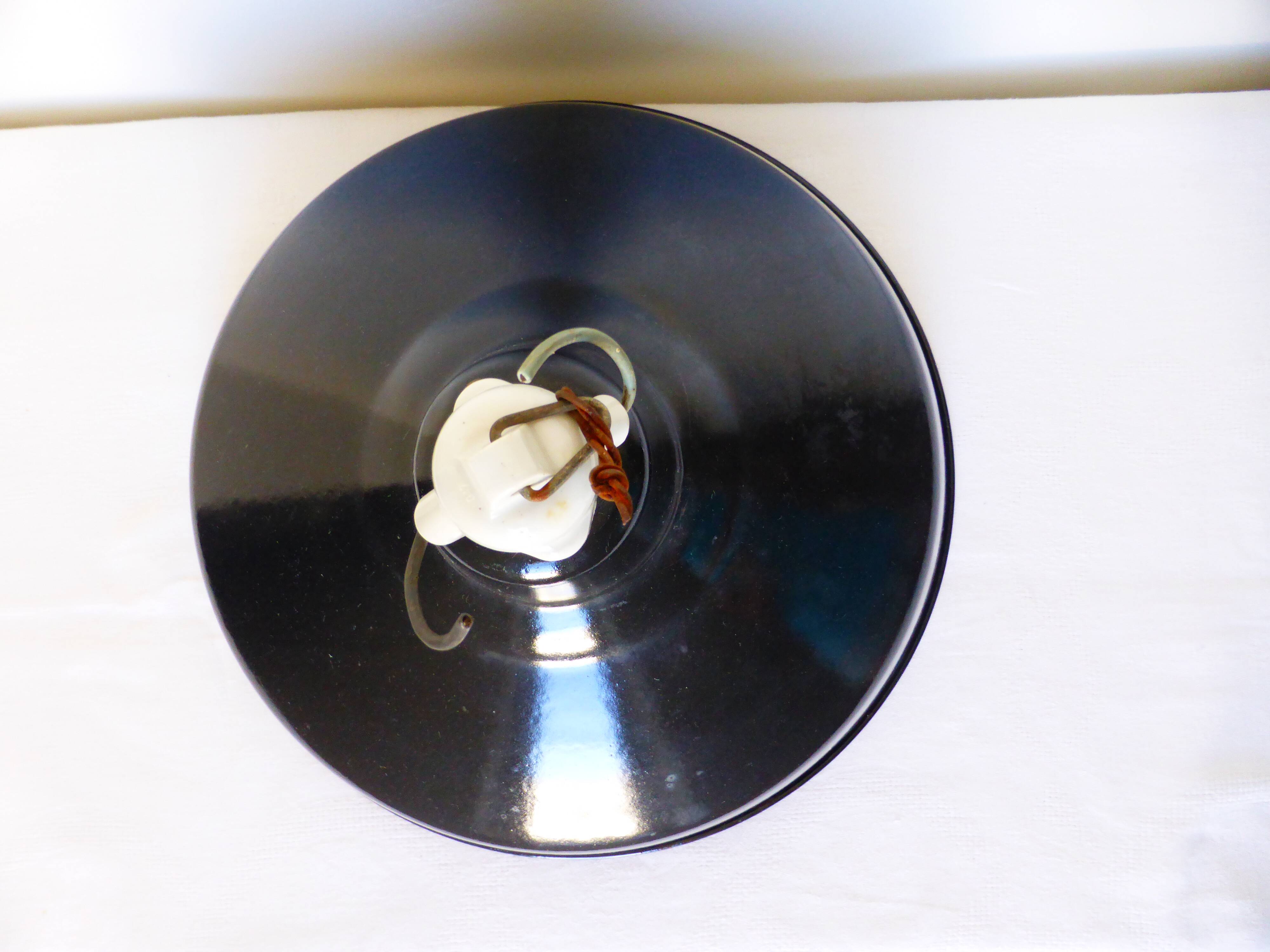 Industrial pendant light in enamelled sheet metal 2106159