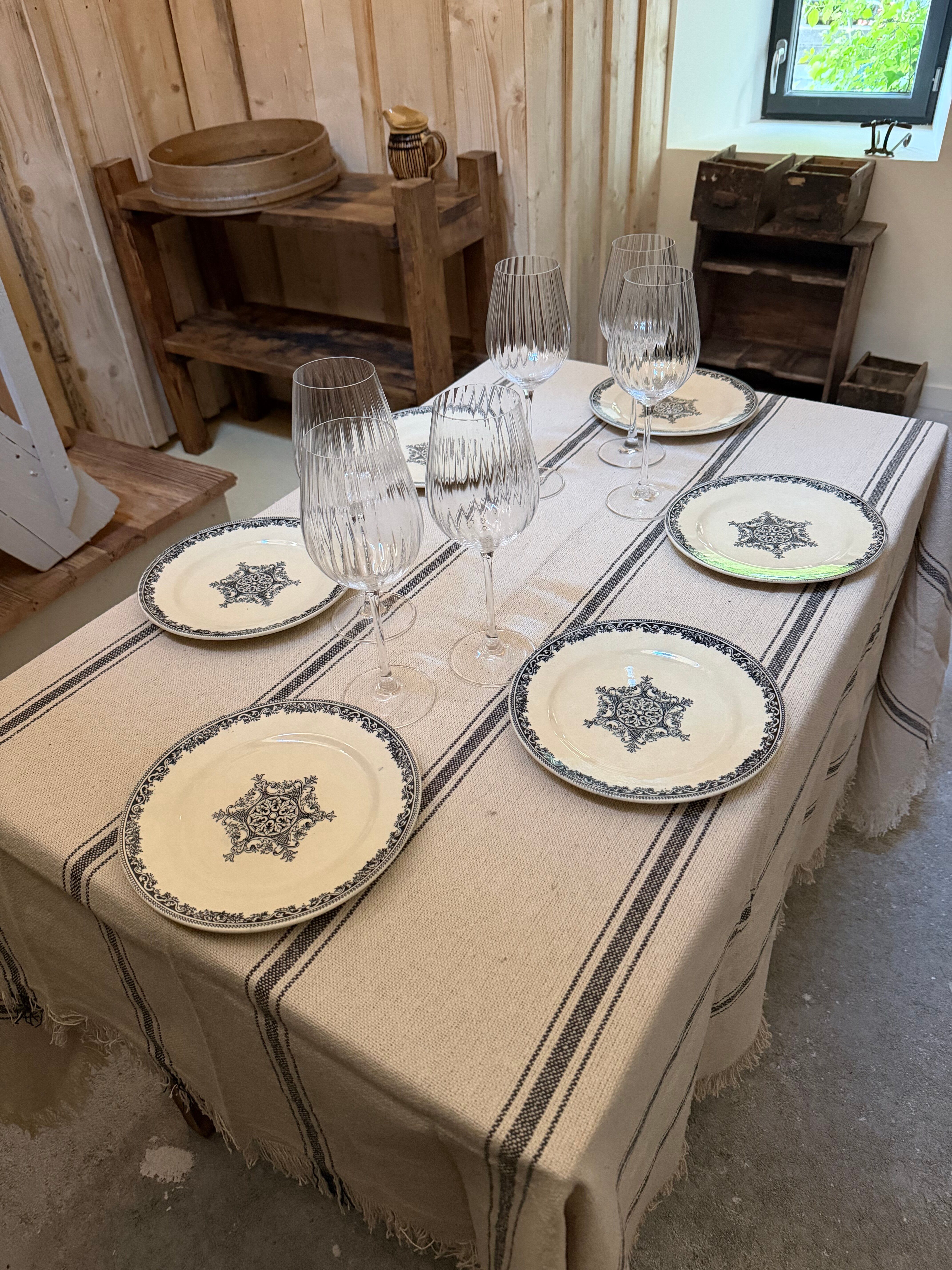 Flat plates Jules Vieillard Bordeaux in ironstone
