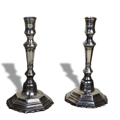 Paire de bougeoirs flambeaux Bronze argenté