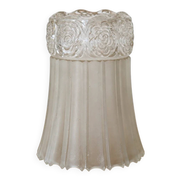 Old frosted glass lamp globe with fluted design – Raised rose decoration – H 14 cm