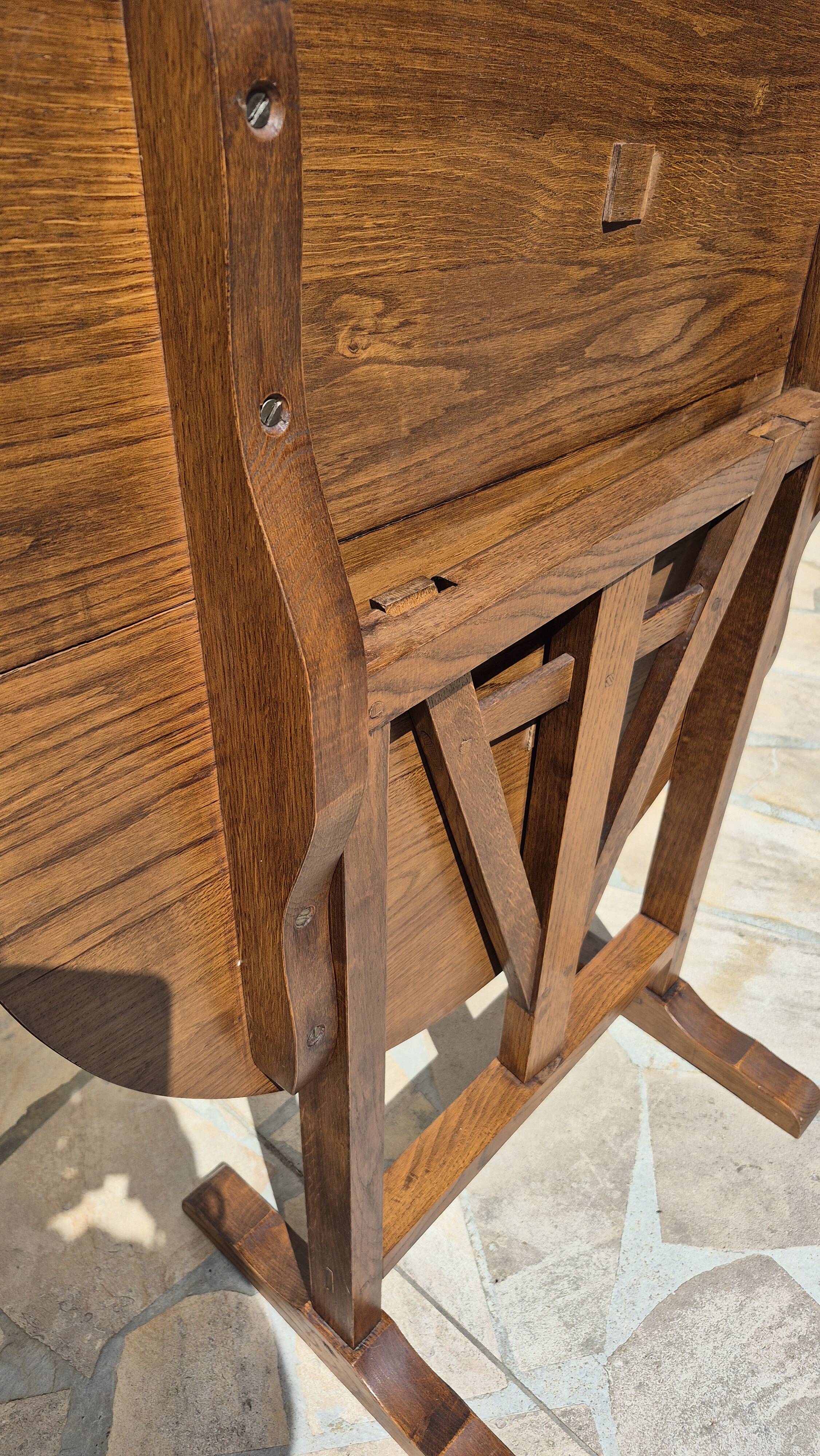 Petite table vigneronne ronde rabatable
