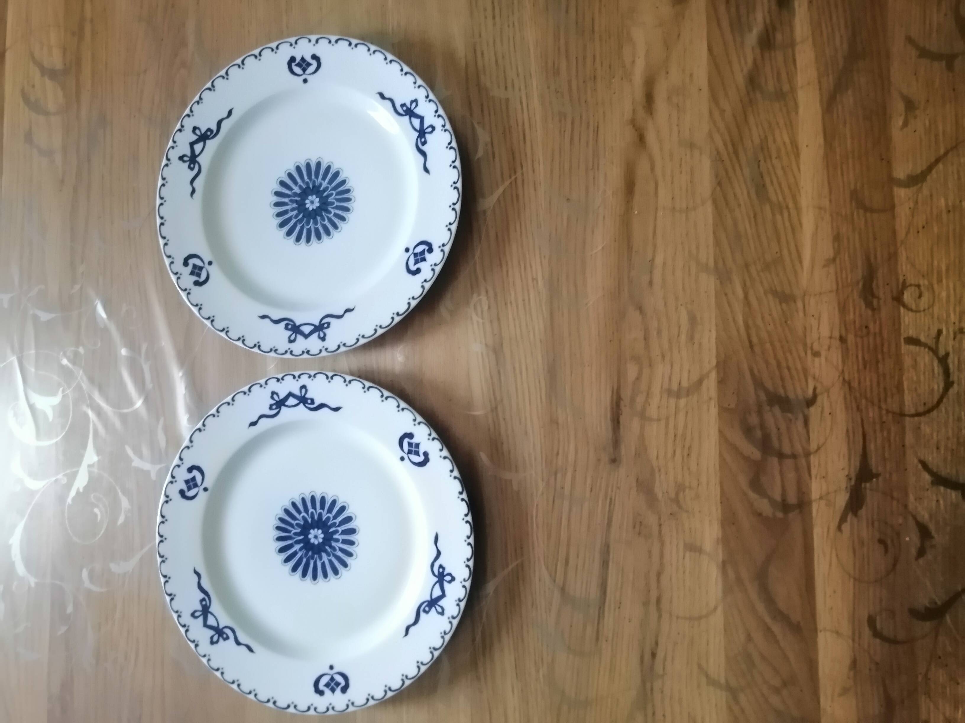 2 elegant porcelain saucers from Paris (MING BLUE model)