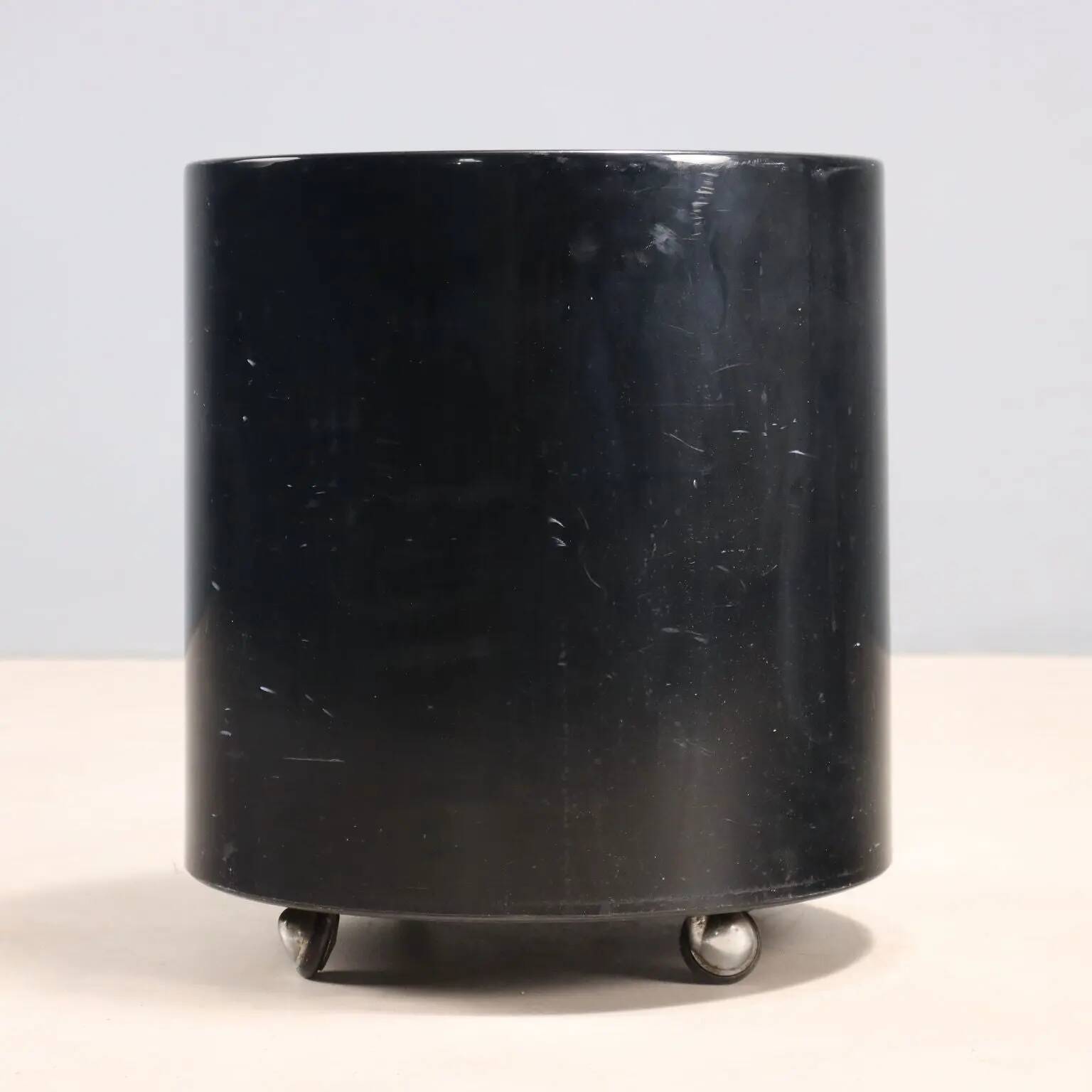 Giano-Giano-Vano bedside table, design E. Gismondi Schweinberger