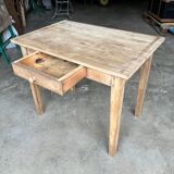 Desk table