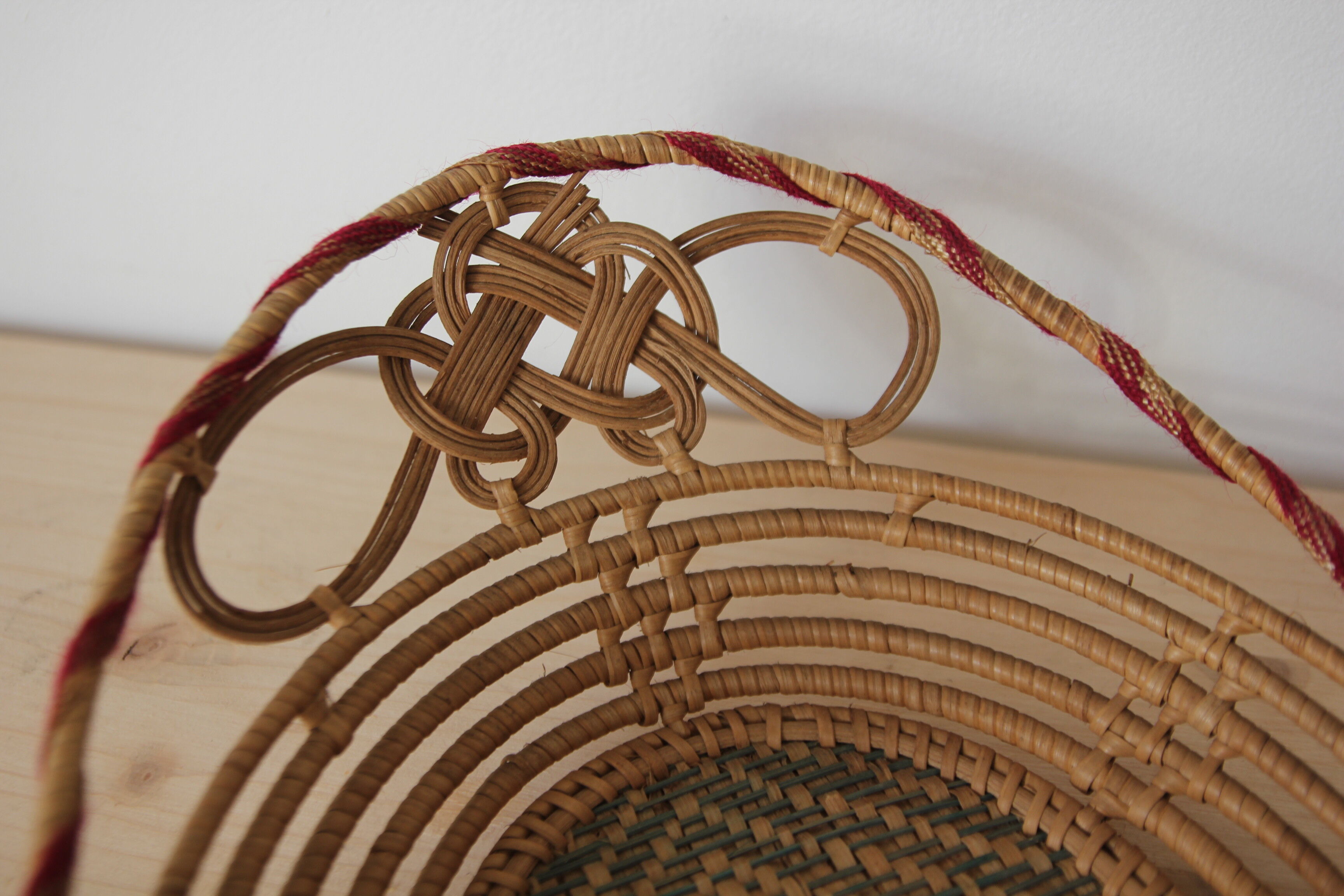 Wicker basket and thread