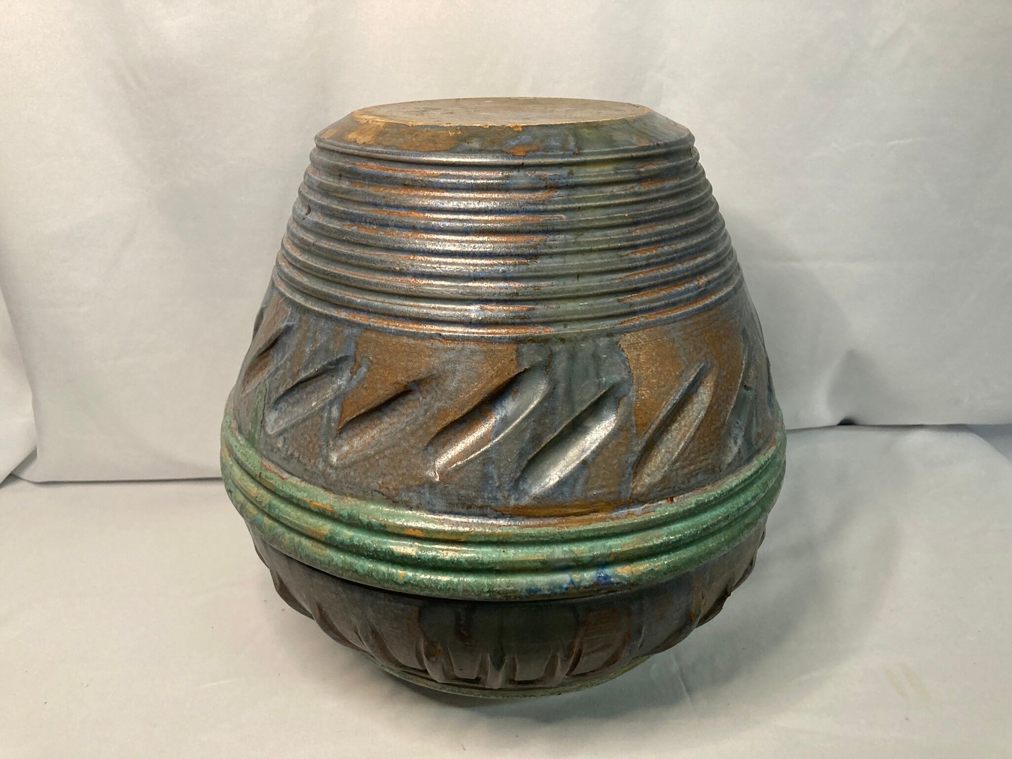 Vase boule art déco en terre cuite polychrome vers 1930