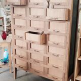 Meuble de quincaillerie ancien