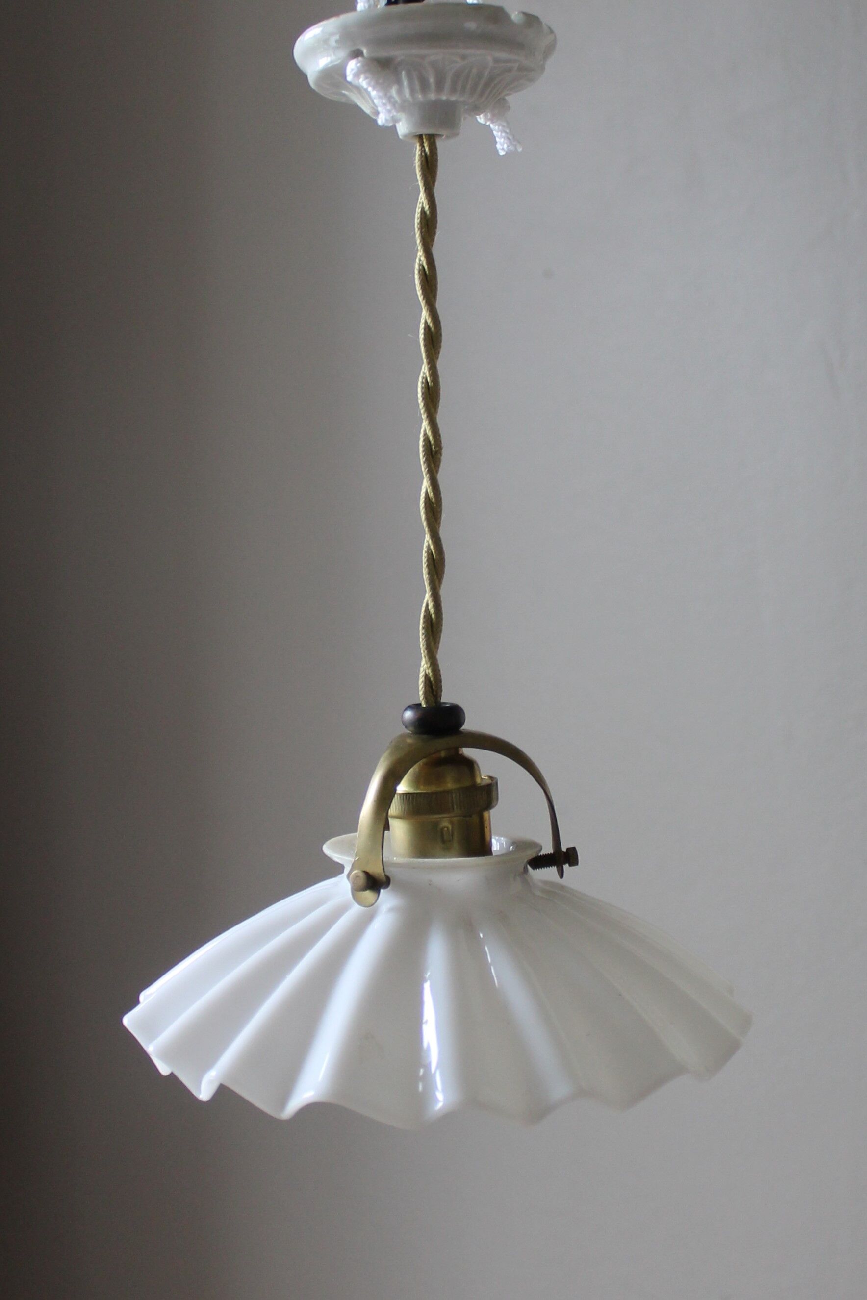 Vintage pendant lamp in opaline