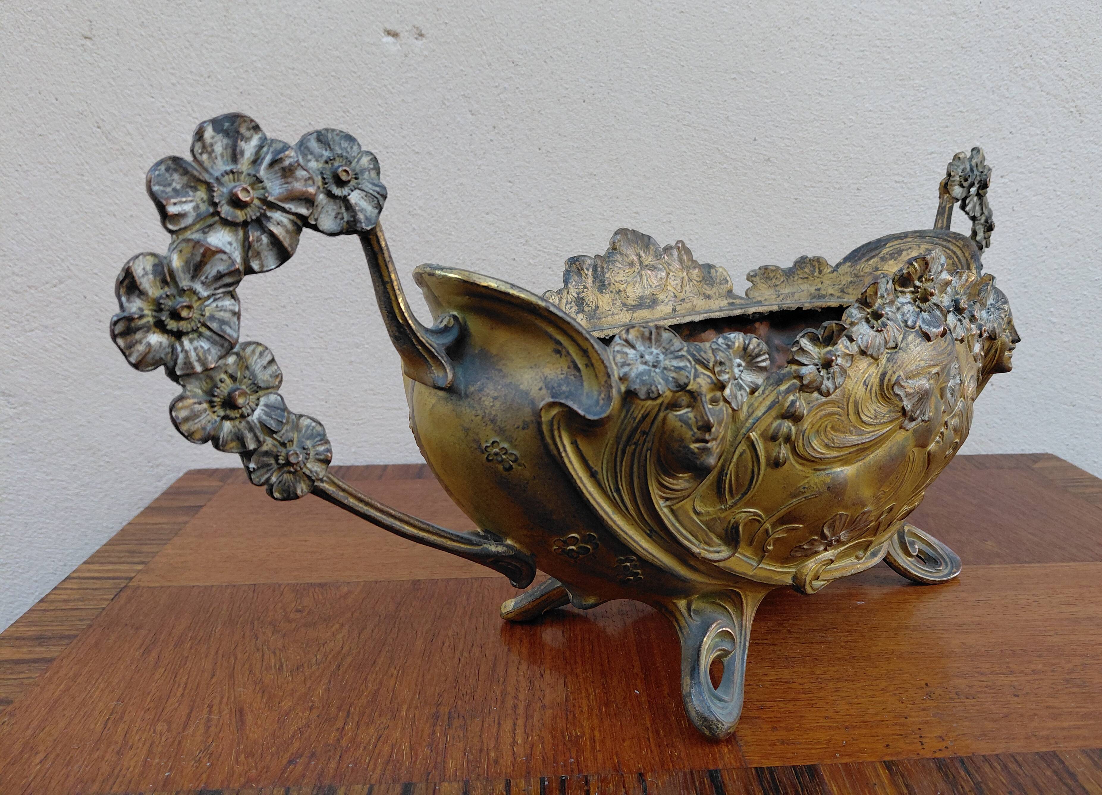 Jardinière en bronze de Claude Bonnefond