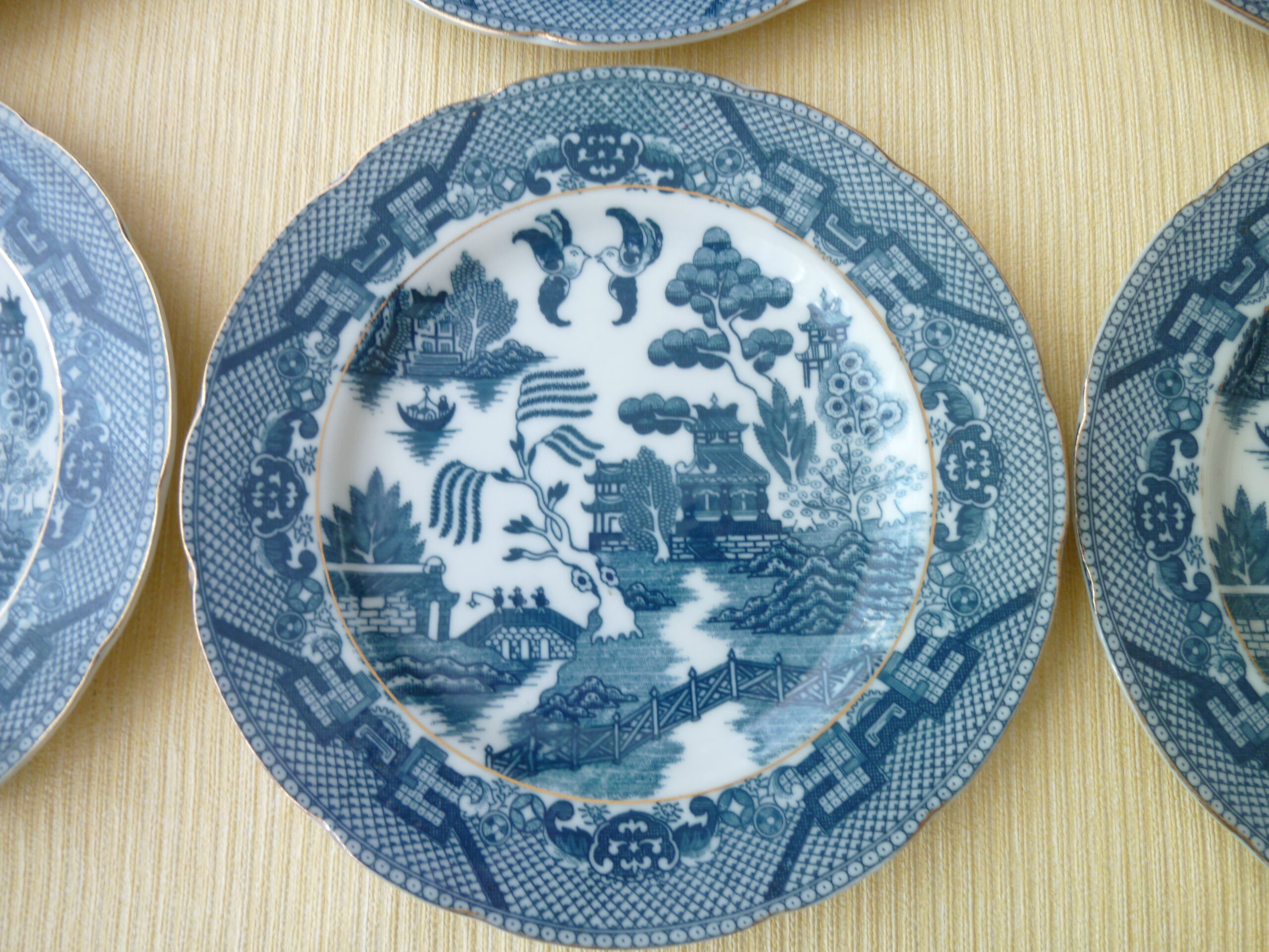 Set of 6 dessert plates in porcelain decoration "a la pagode"