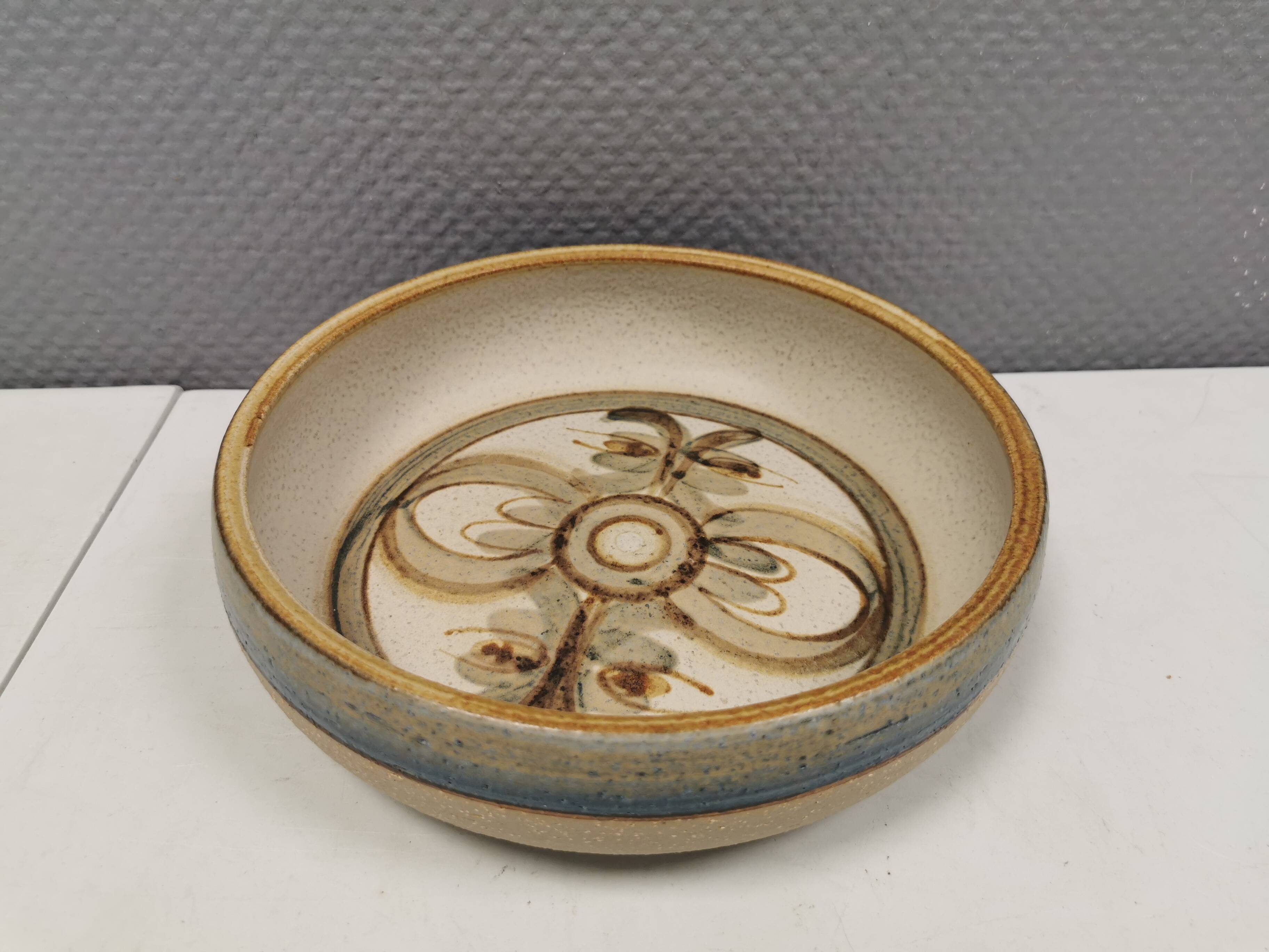 Ceramic bowl/dish from Danish Søholm 1980s.