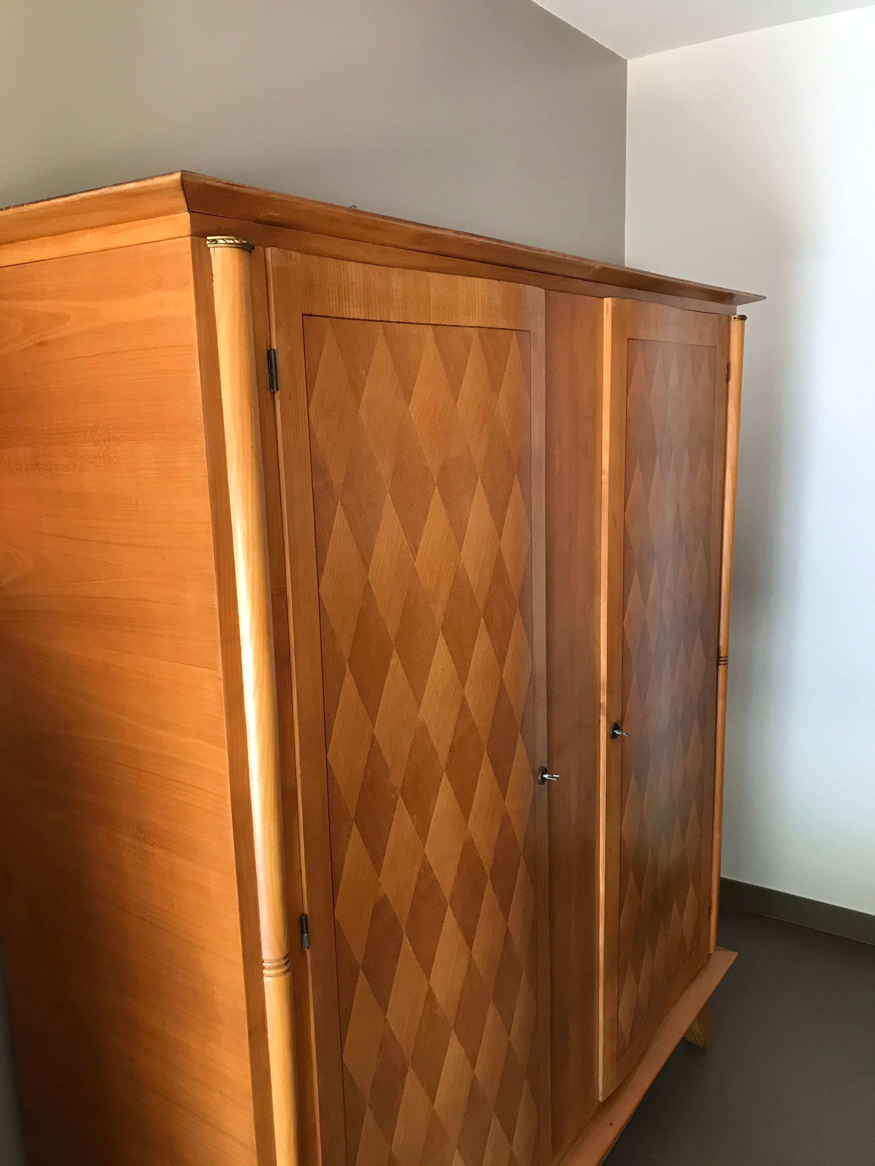 Inlaid cabinet