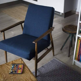 Fauteuil en vernis vintage 300-190 conçu par H. Lis. personnalisation