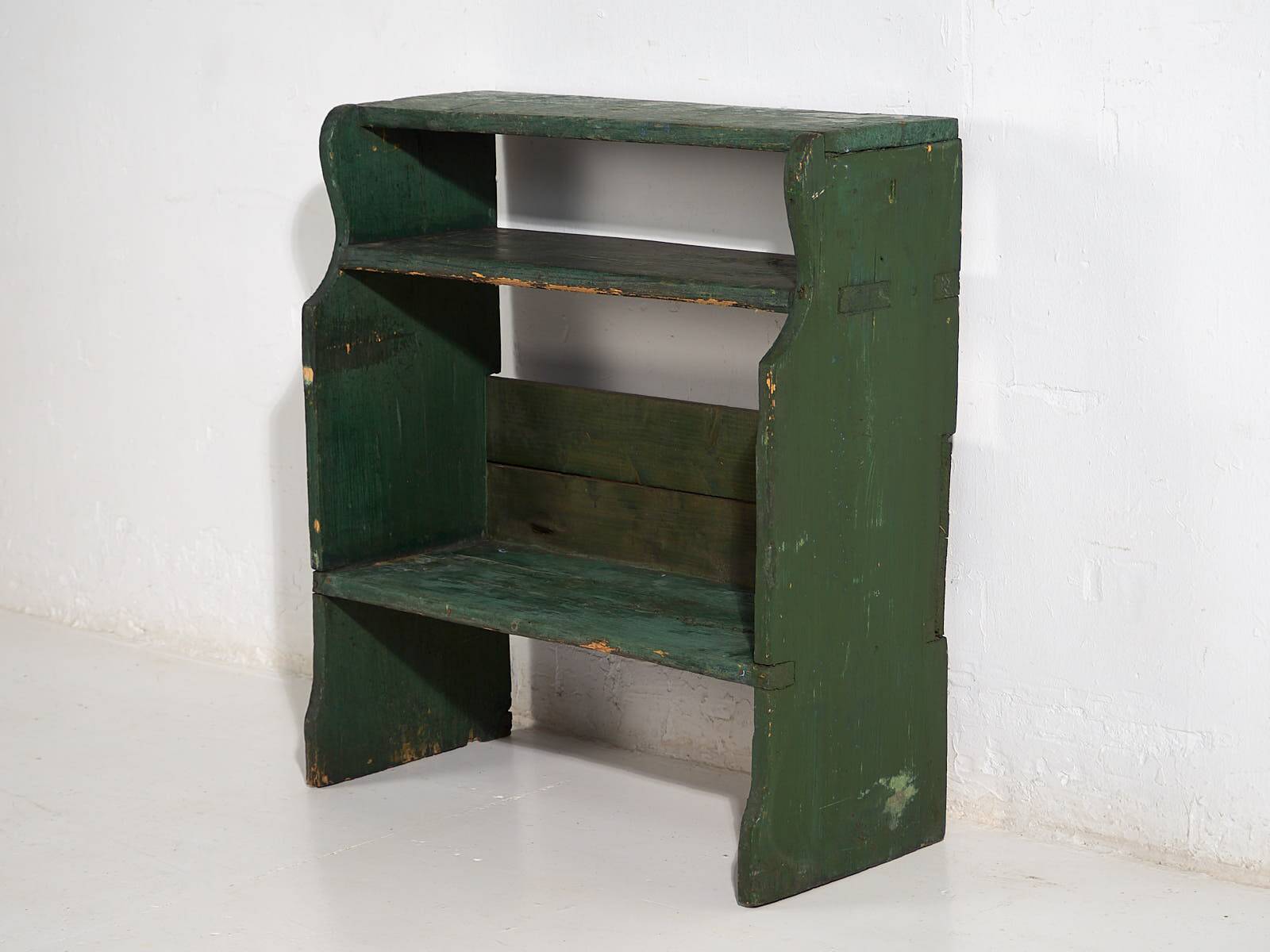 Small old green bookcase (c.1920)