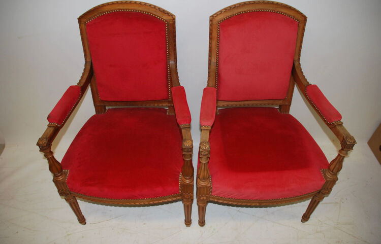 Paire de fauteuils style Louis XVI velours rouge 1900