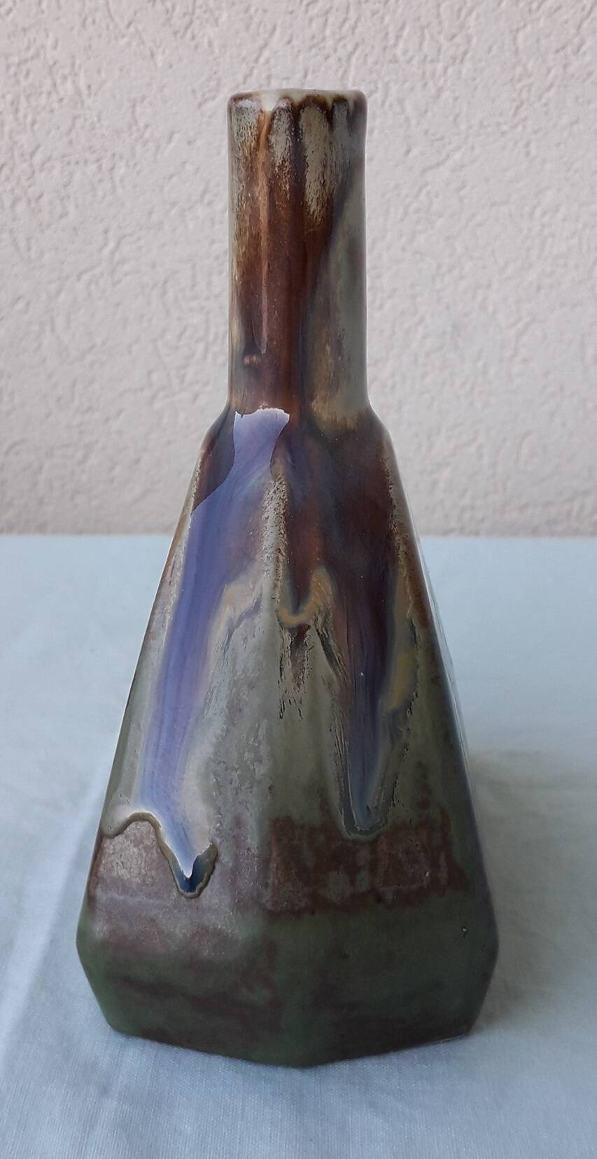 Single-stem vase in stoneware