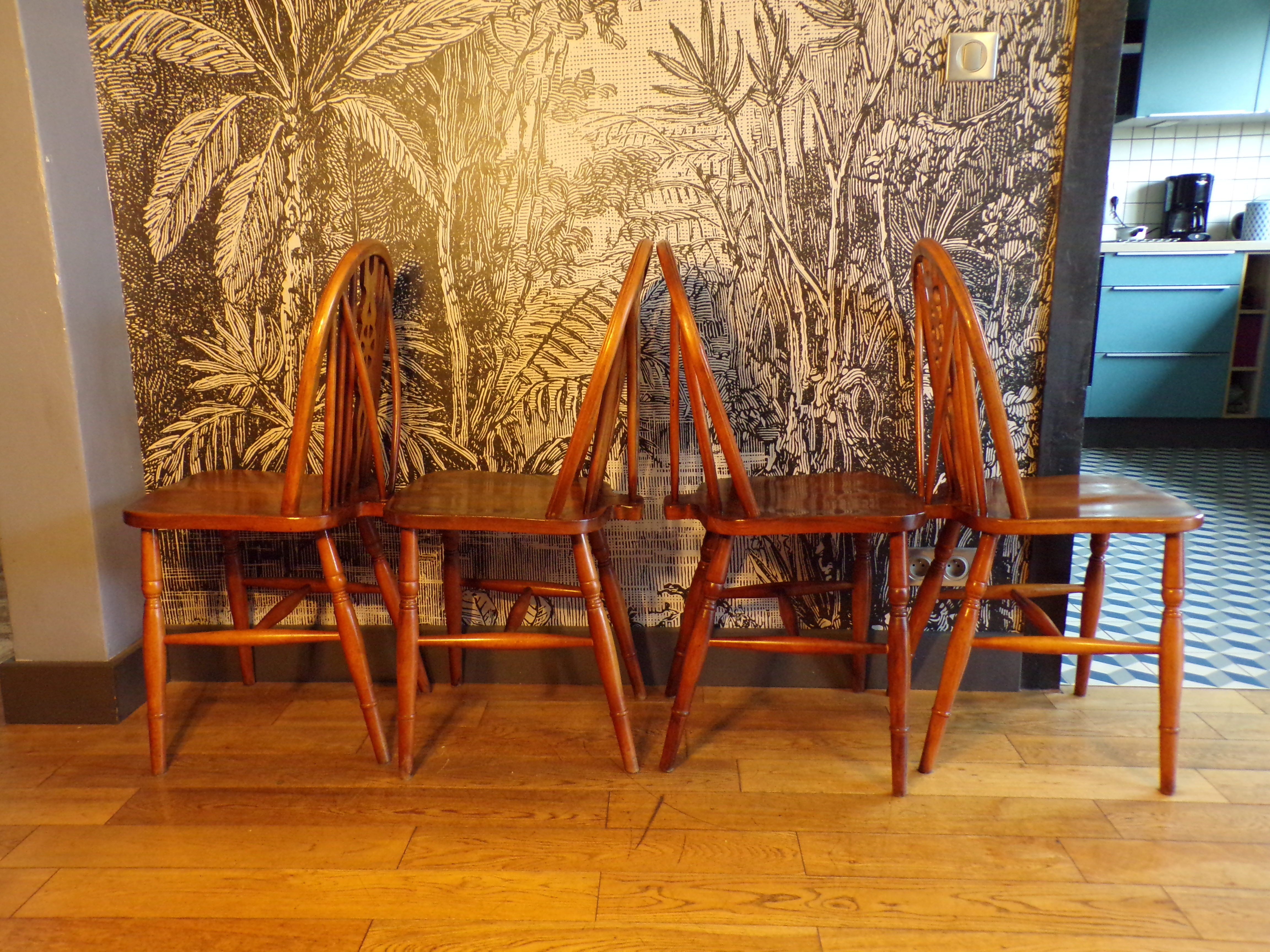 Suite 4 chaises windsor vintage