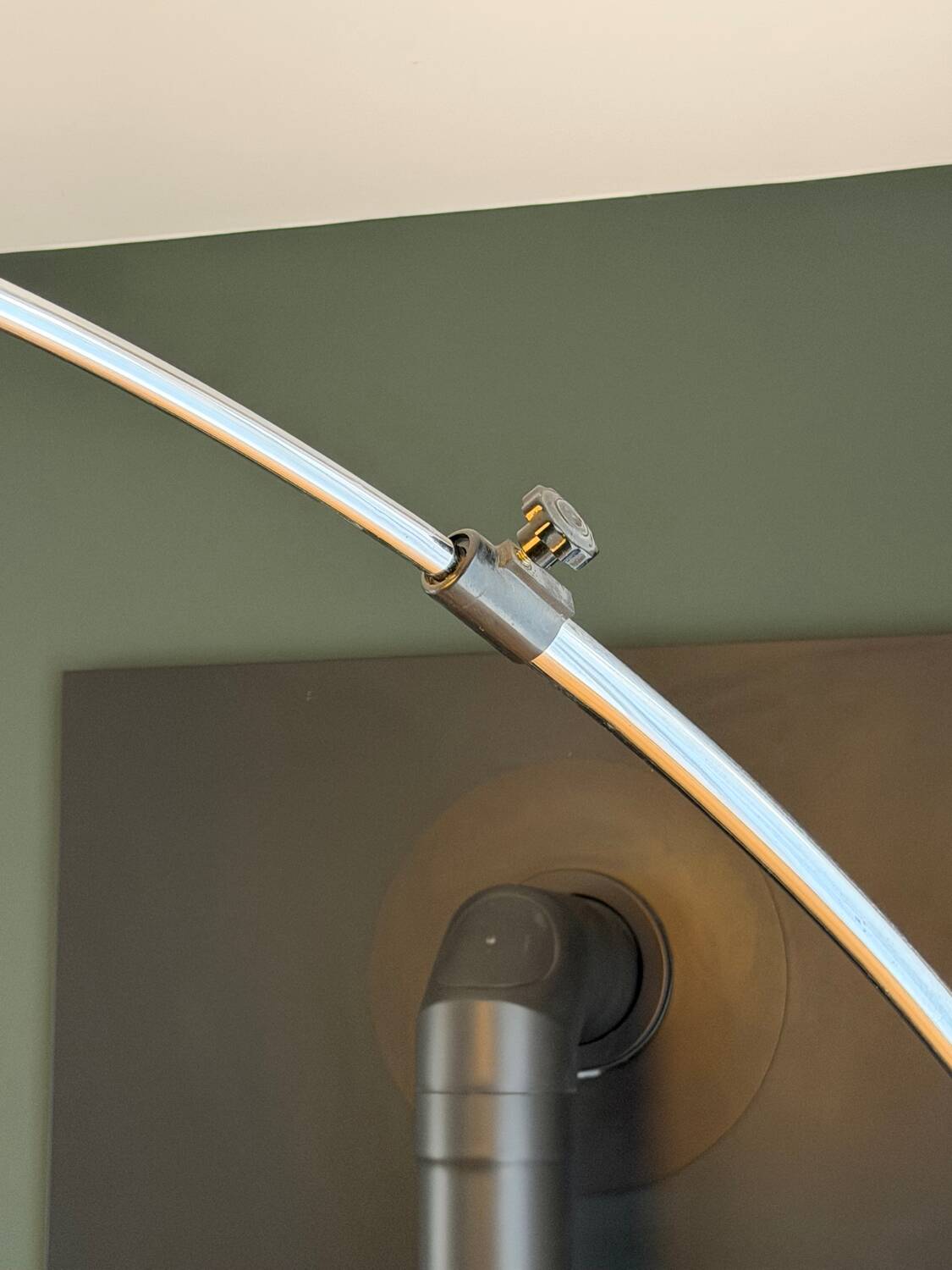 Lampadaire à arc – dans le goût du modèle Arco