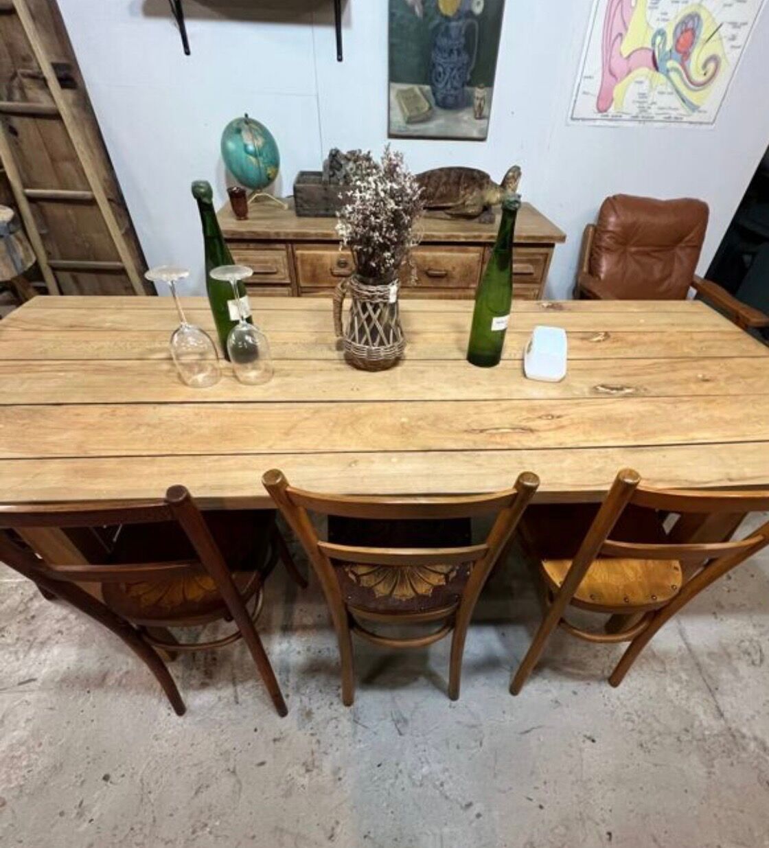 Old work table in elm