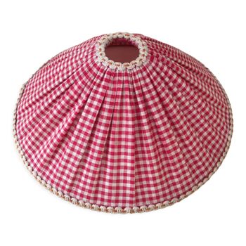 Lampshade in furrowed gingham red fabric and trimmings