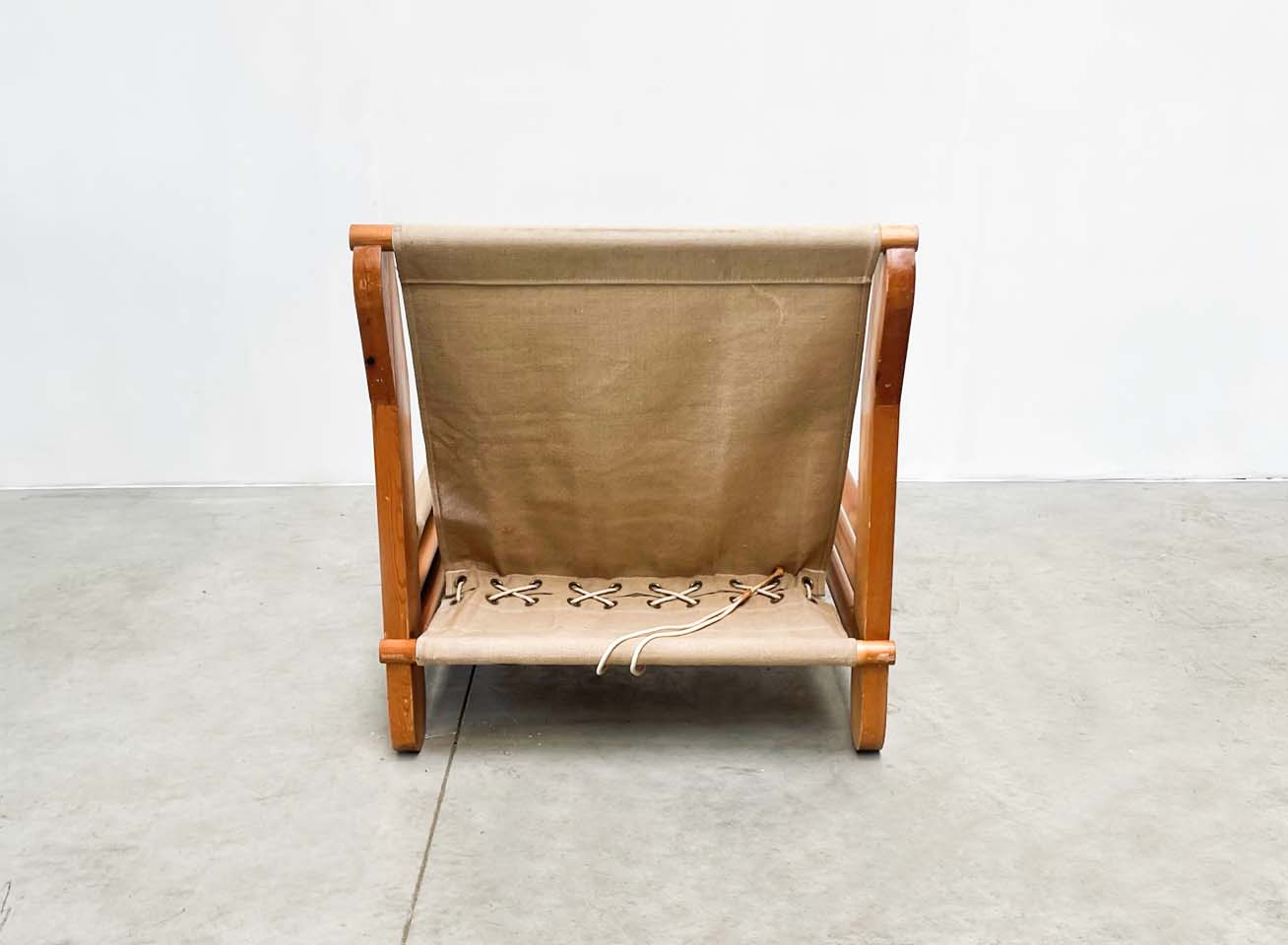 Sculptural oak easy chair