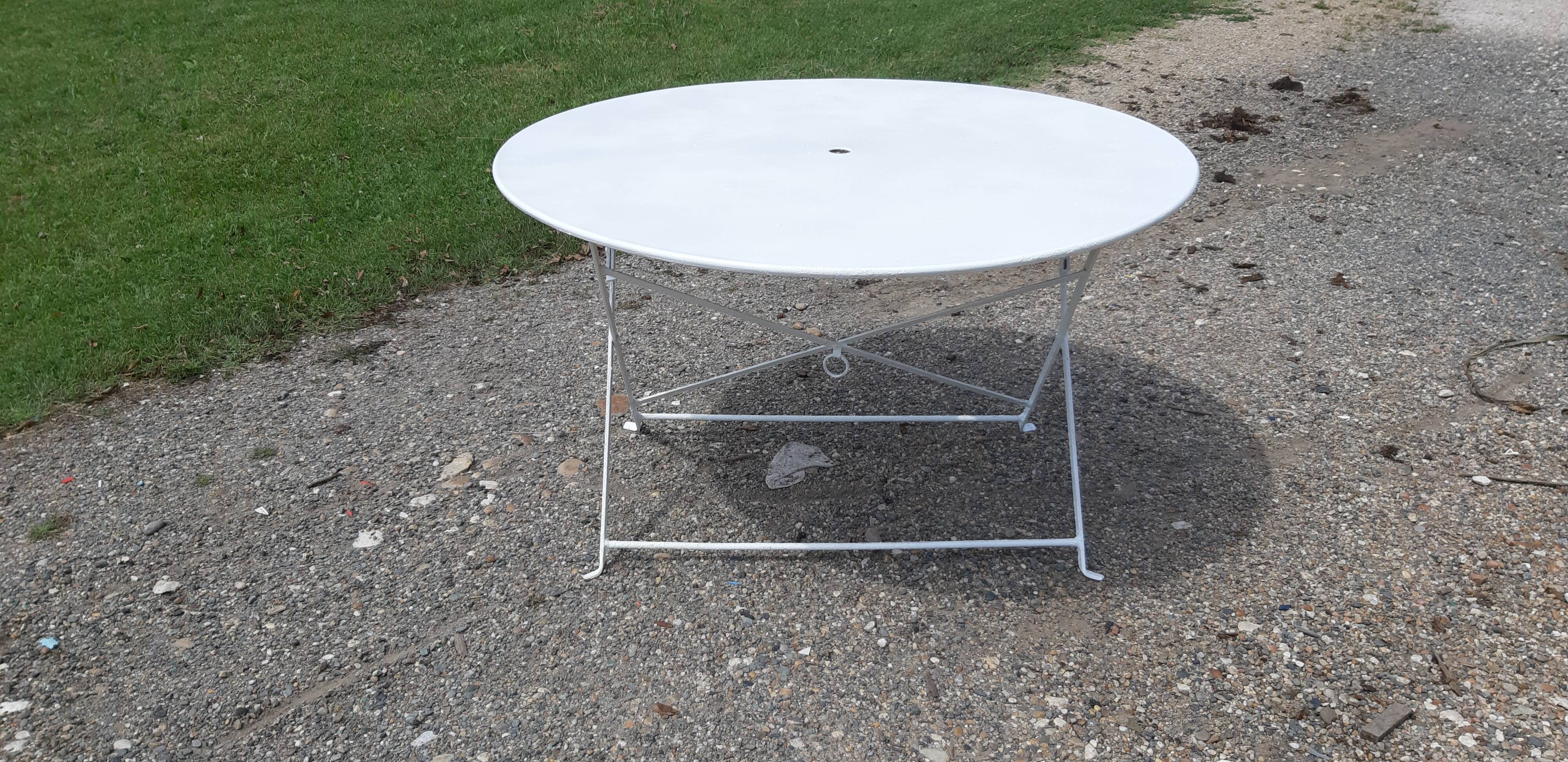 Table de jardin fer ronde et repliable