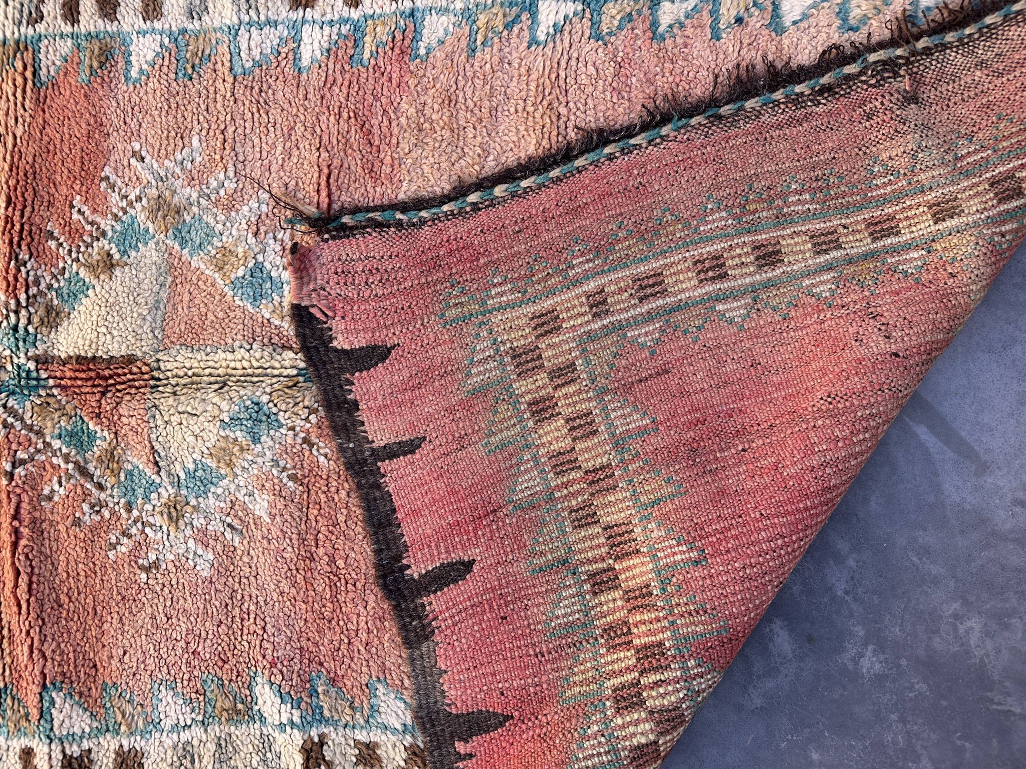 Tapis Marocain Boujad rose et Blue -124 x 248 cm