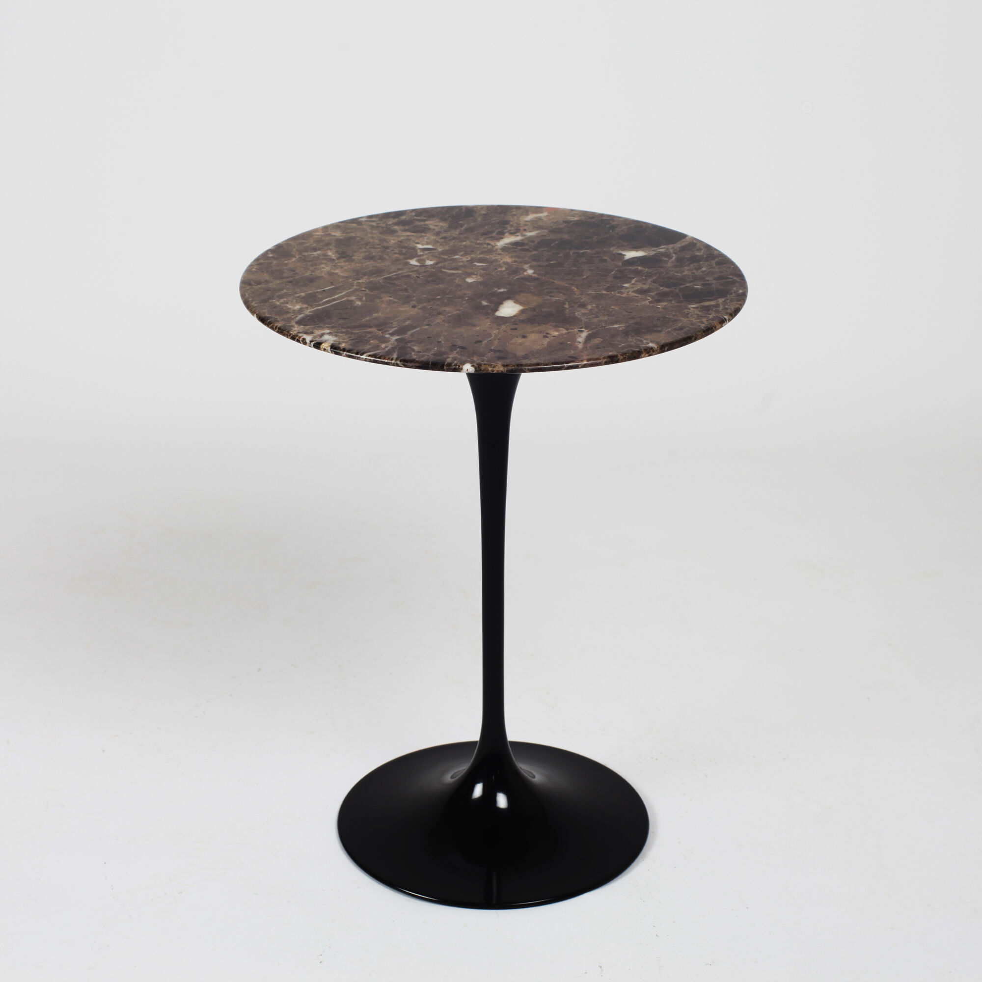 Pair of pedestal tables by Eero Saarinen for Knoll International