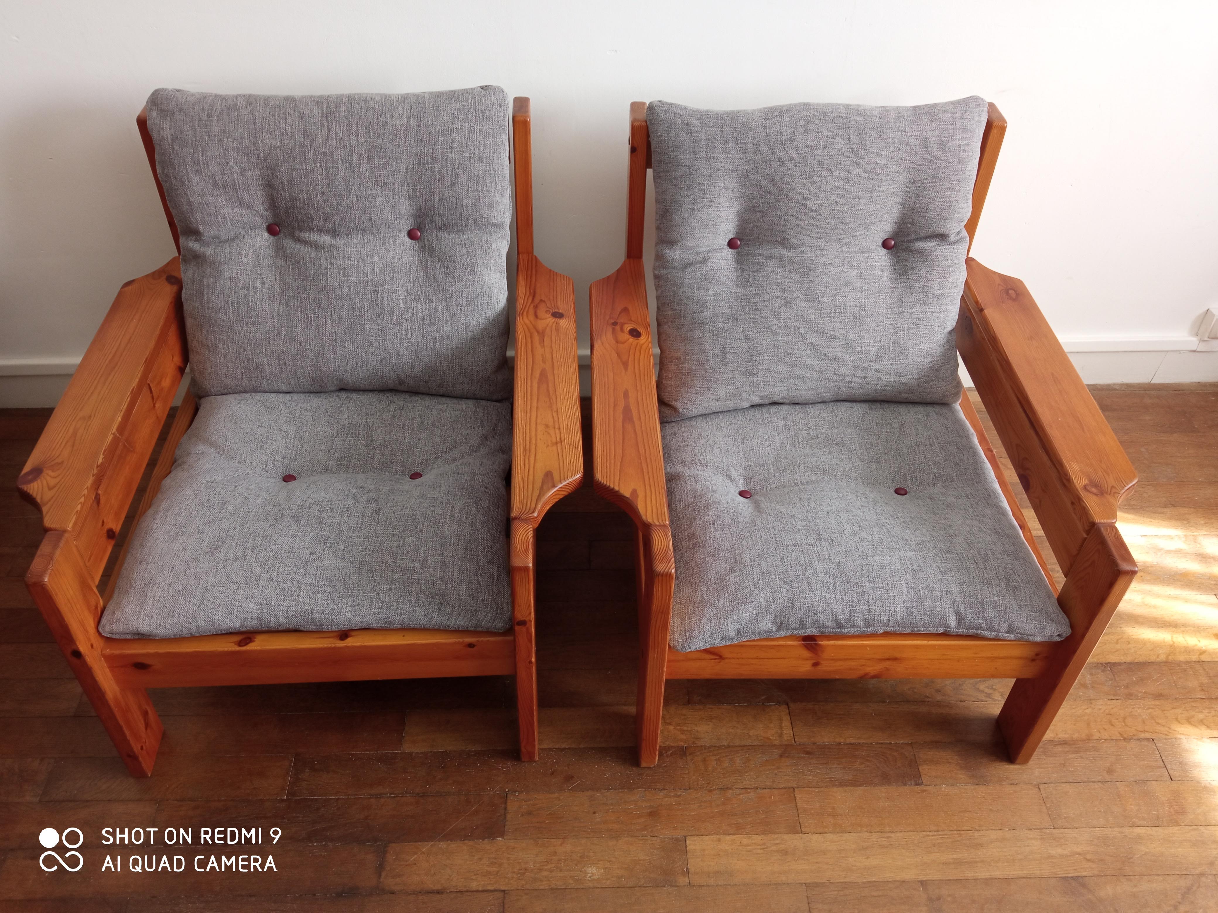 Pair of pine chairs 1980