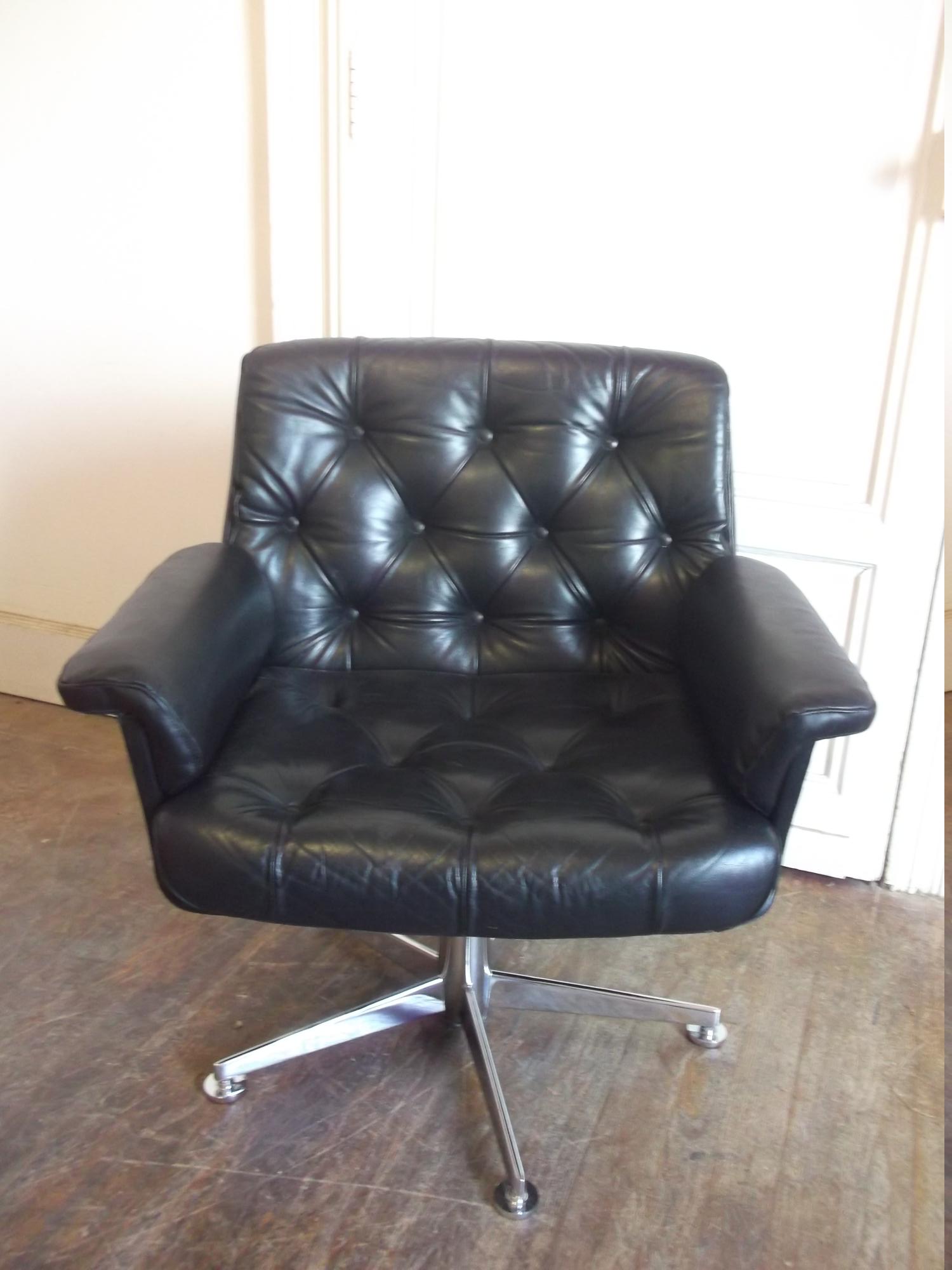 Airborne swivel armchair, 1970