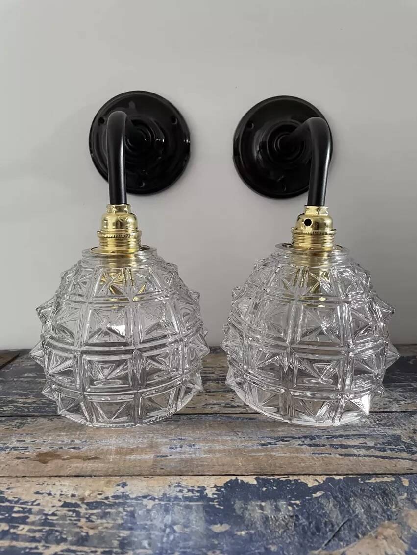 Paire d’appliques vintage en verre ciselé