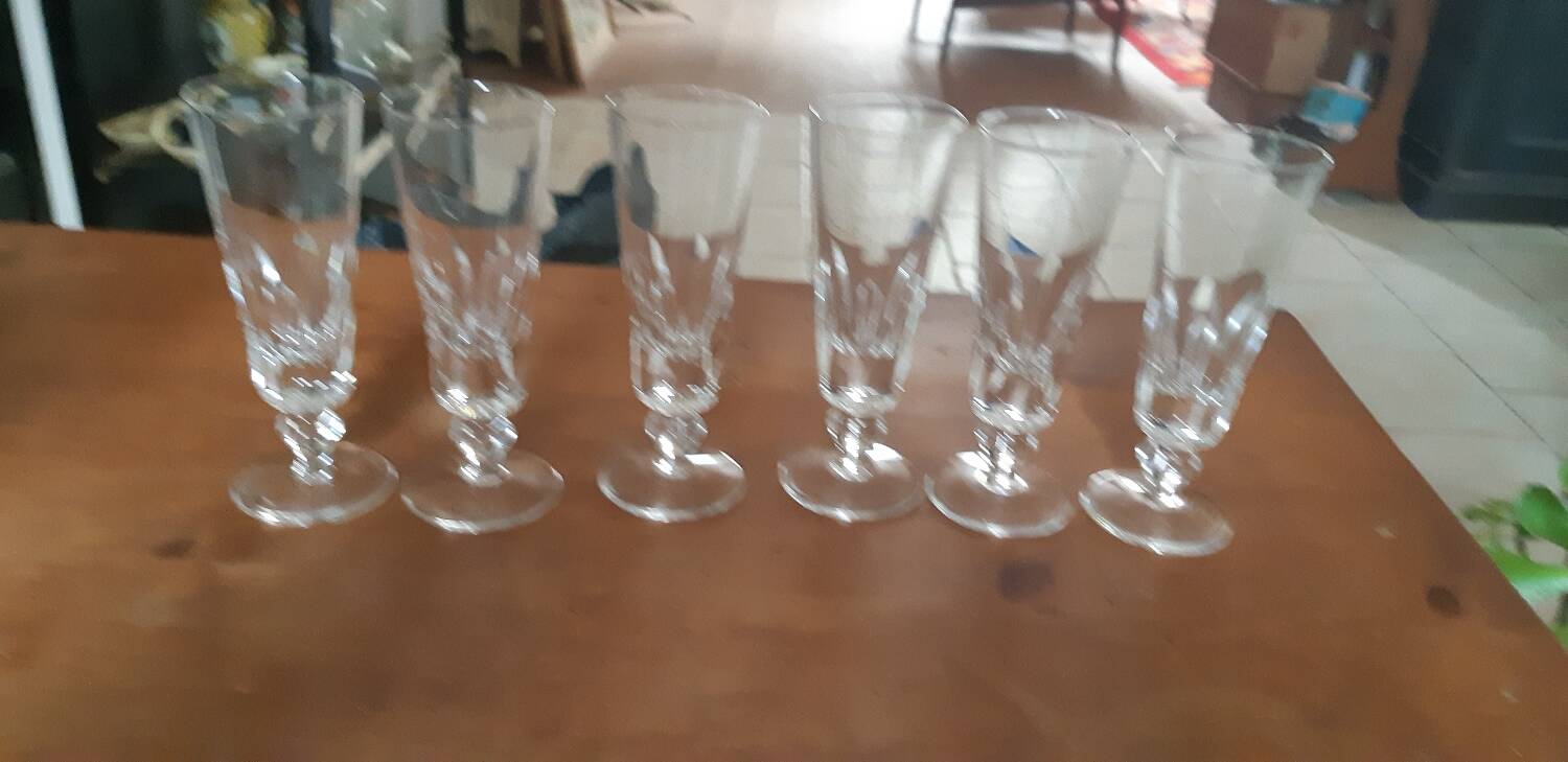 6 crystal flutes from St Louis