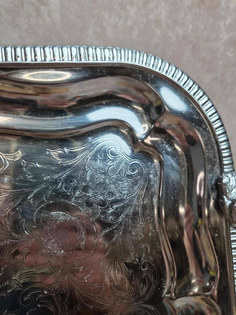 Silver-plated English tray with floral decoration – England