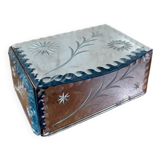 Glass jewelry box